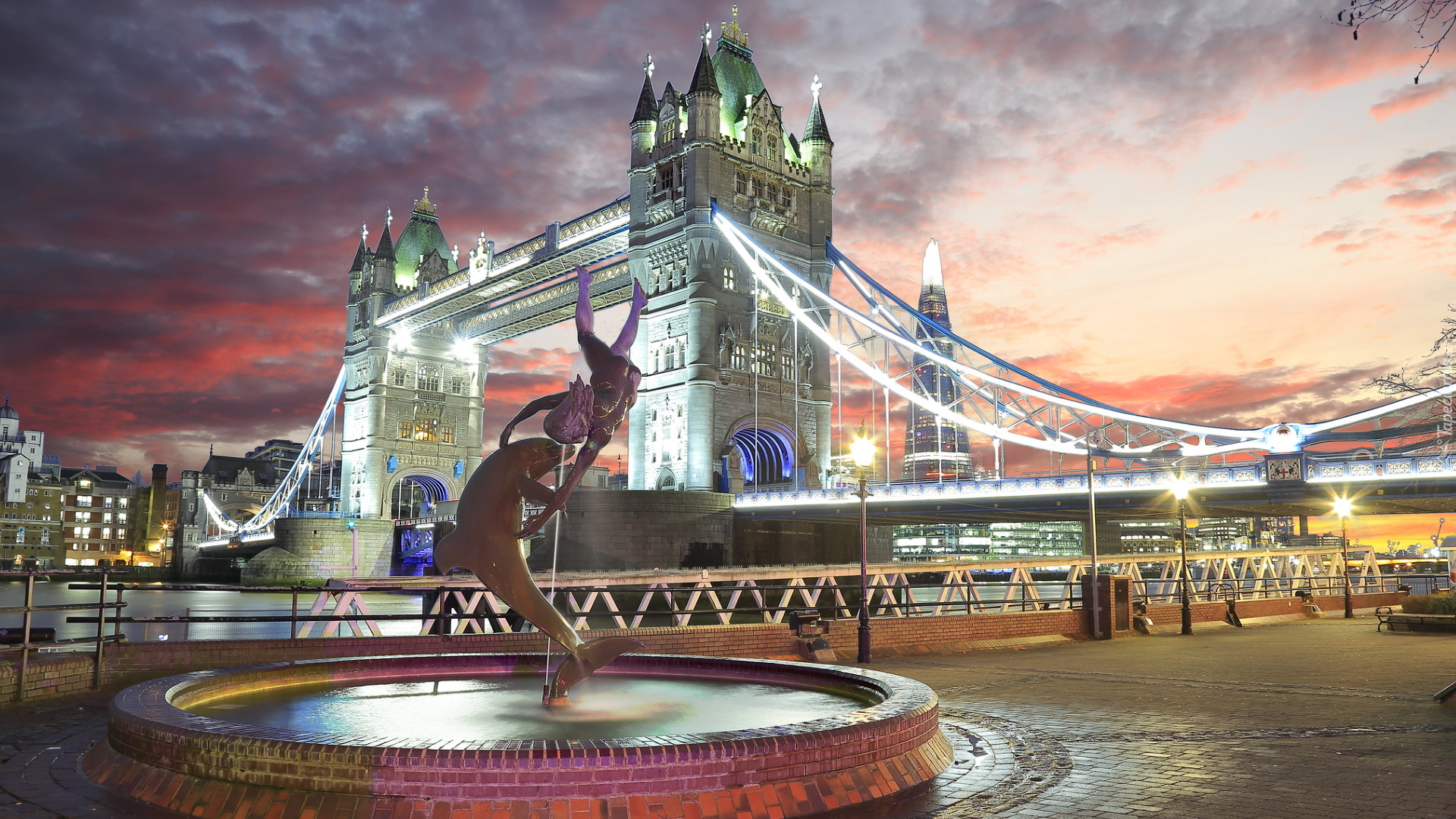 Wschód słońca, Fontanna Girl with a Dolphin Fountain, Most, Tower Bridge, Rzeka Tamiza, Londyn, Anglia