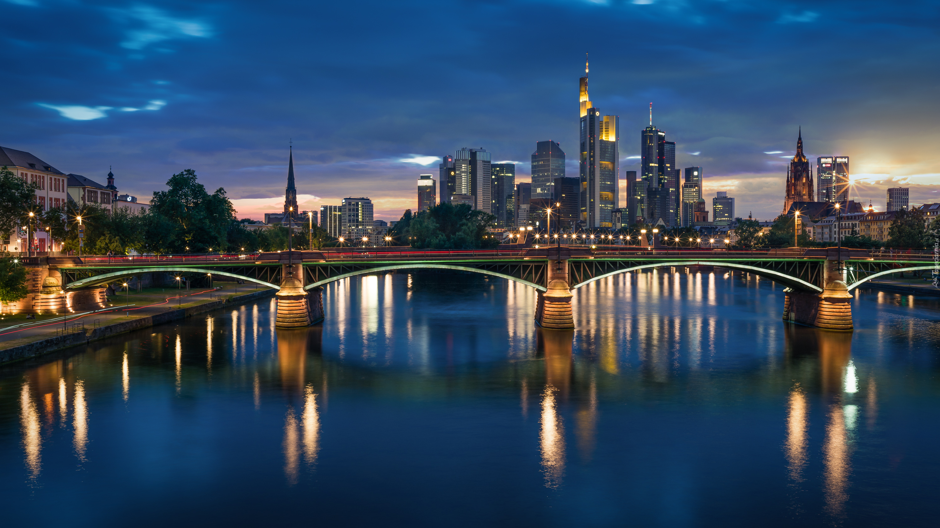 Frankfurt nad Menem, Niemcy, Domy, Rzeka, Most
