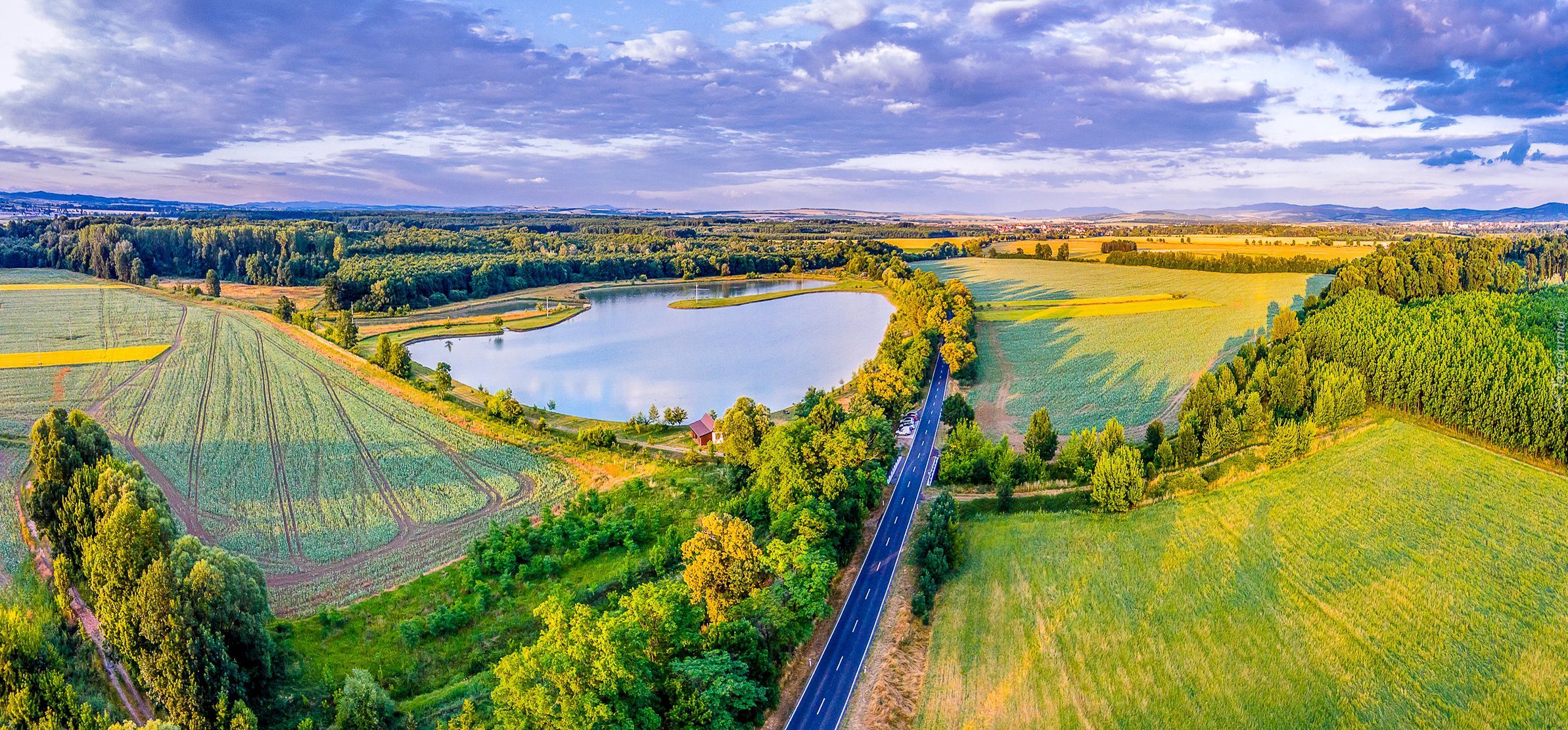 Czechy, Moravský Písek, Droga, Pola, Drzewa, Jezioro, Chmury  Z lotu ptaka