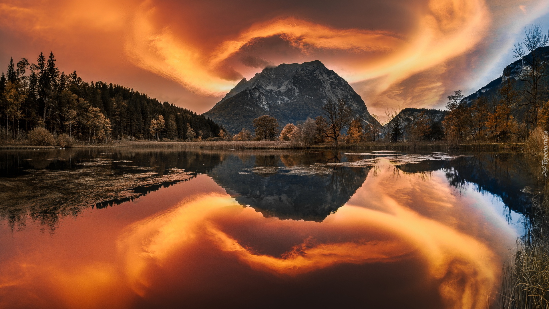 Austria, Styria, Góry, Północne Alpy Wapienne, Góra, Grimming, Jezioro, Lake Putterersee, Las, Drzewa, Księżyc, Zachód słońca