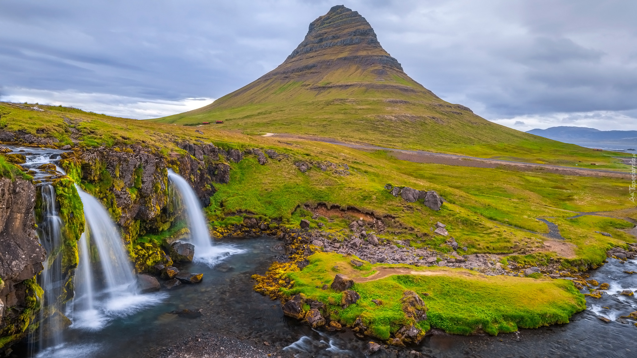 Góra Kirkjufell, Wodospad Kirkjufellsfoss, Islandia