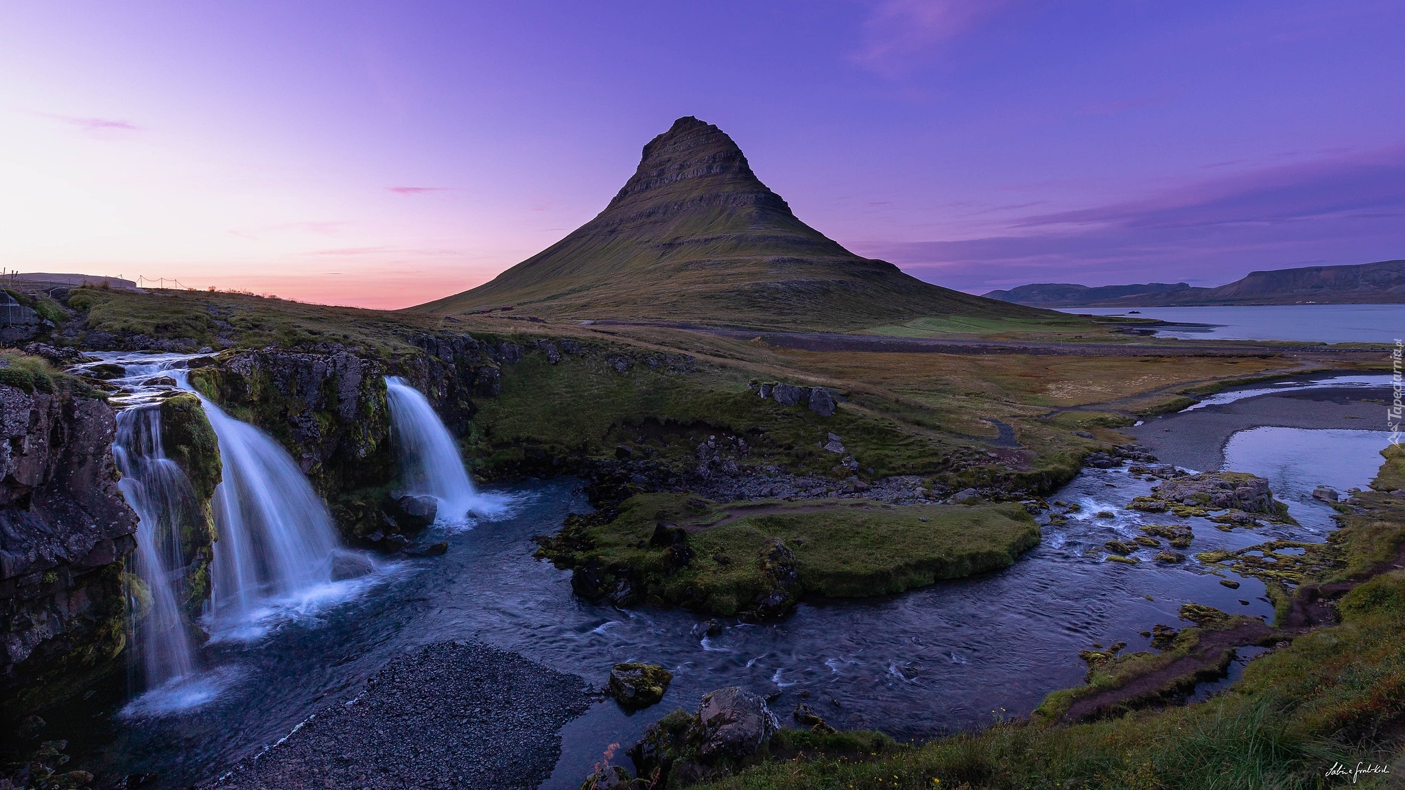 Islandia, Góra Kirkjufell, Wodospad Kirkjufellsfoss, Rzeka