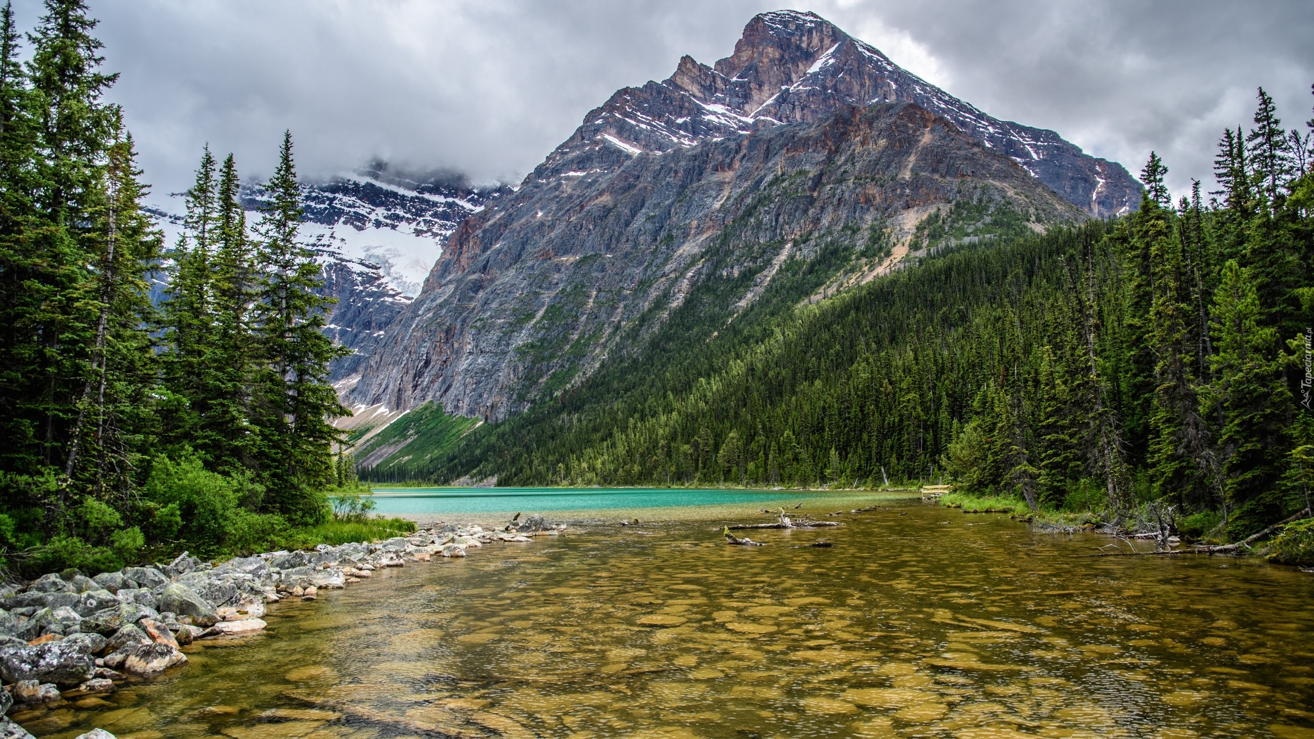 Kanada, Alberta, Park Narodowy Jasper, Góry, Góra, Mount Edith Cavell, Rzeka, Astoria River, Drzewa, Lasy, Chmury