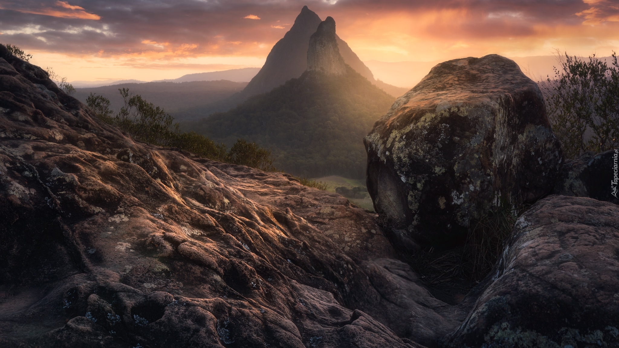 Australia, Queensland, Góry, Glass House Mountains, Góra, Mount Ngungun, Zachód słońca