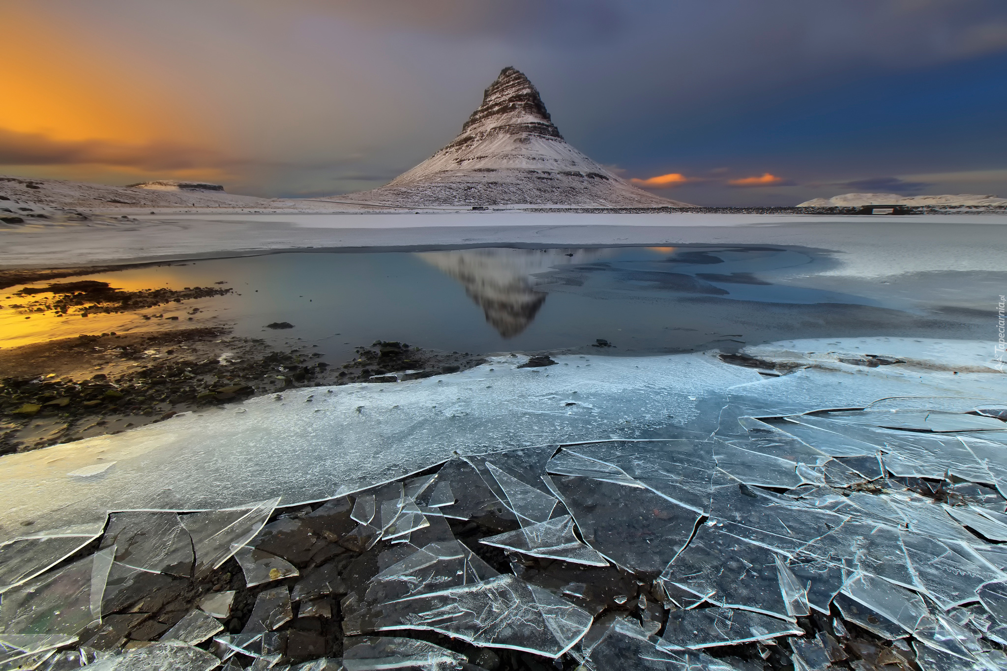 Islandia, Zima, Jezioro, Góra Kirkjufell, Pękająca, Kra