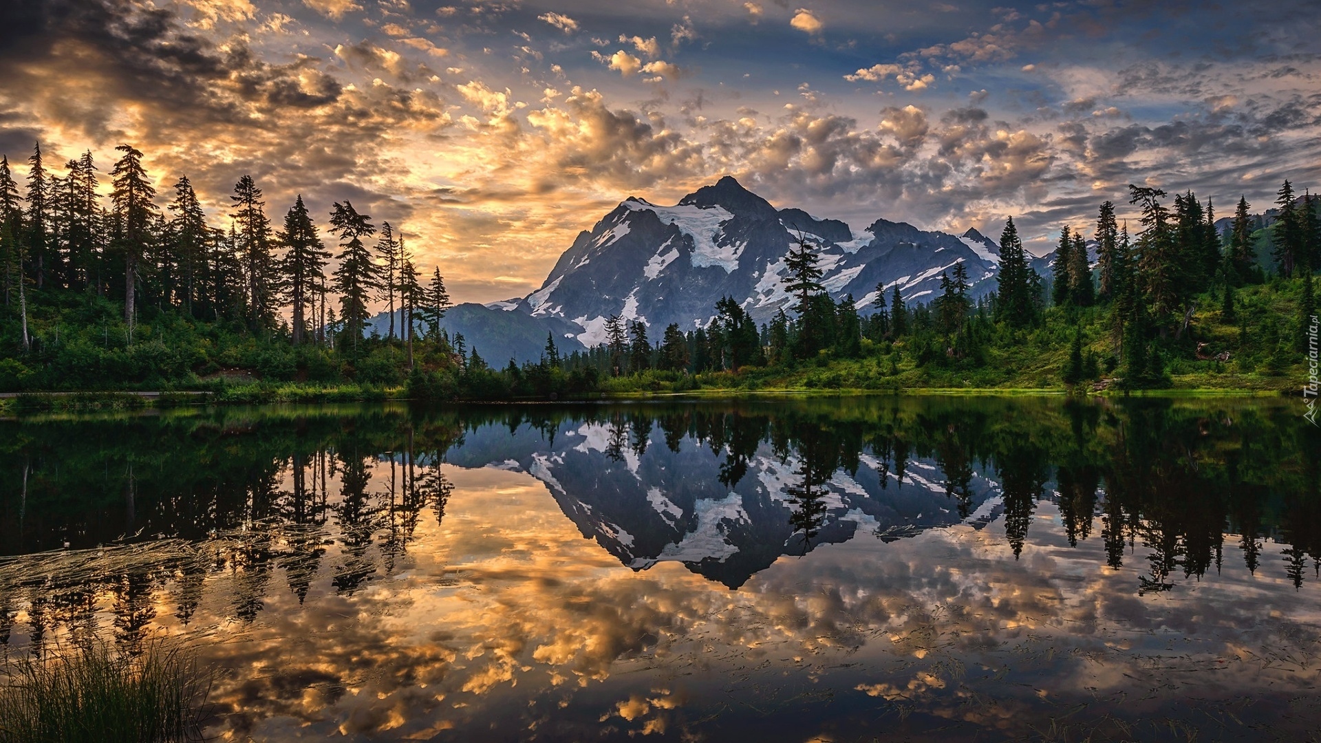 Jezioro, Picture Lake, Drzewa, Góry, Mount Shuksan, Zachód słońca, Odbicie, Park Narodowy Północnych Gór Kaskadowych, Stan Waszyngton, Stany Zjednoczone