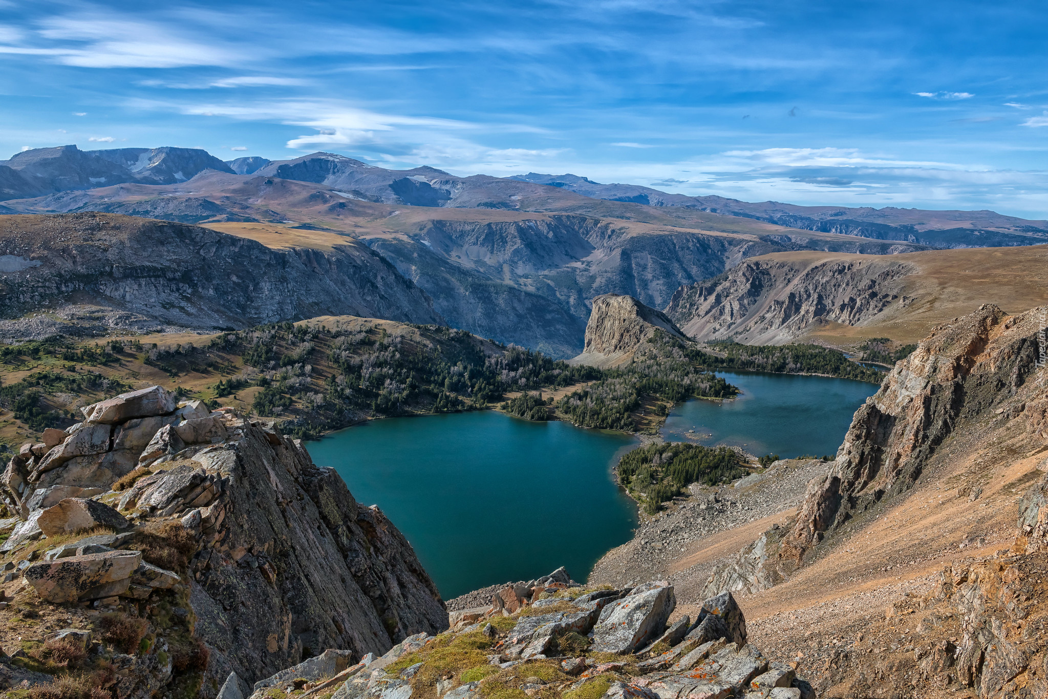 Góry Kaskadowe, Winchester Mountain, Jeziora, Twin Lakes, Drzewa, Śnieg, Stan Waszyngton, Stany Zjednoczone