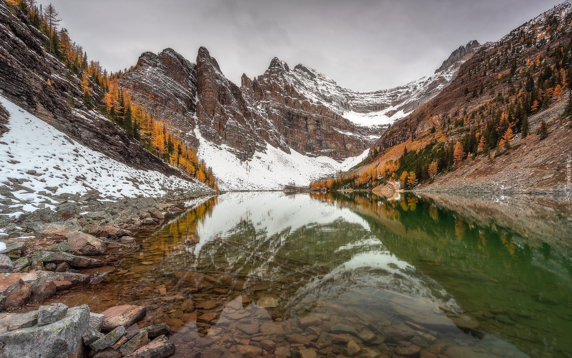 Jezioro, Agnes Lake, Góry, Drzewa, Park Narodowym Banff, Prowincja, Alberta, Kanada