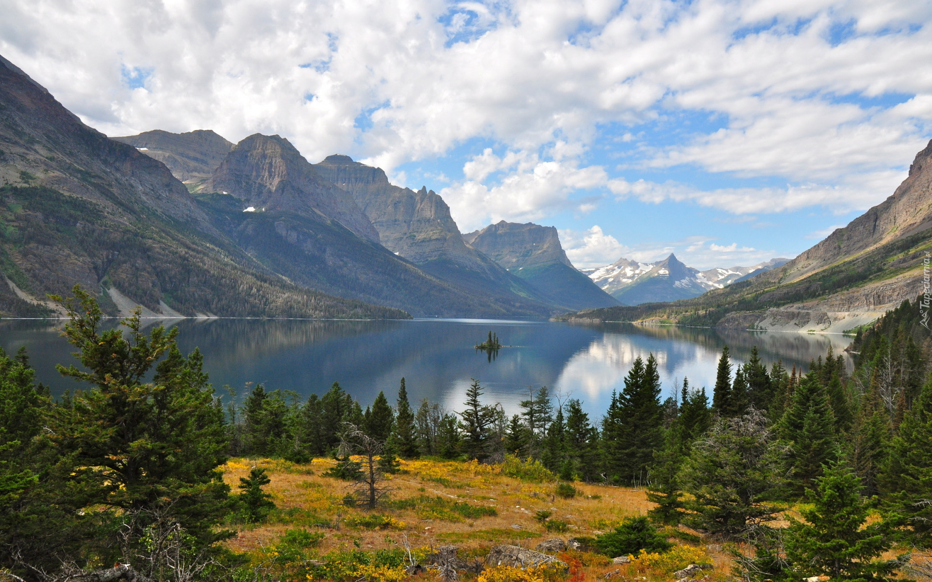 Park Narodowy Glacier, Góry, Drzewa, Chmury, Jezioro, St. Mary Lake, Stan Montana, Stany Zjednoczone