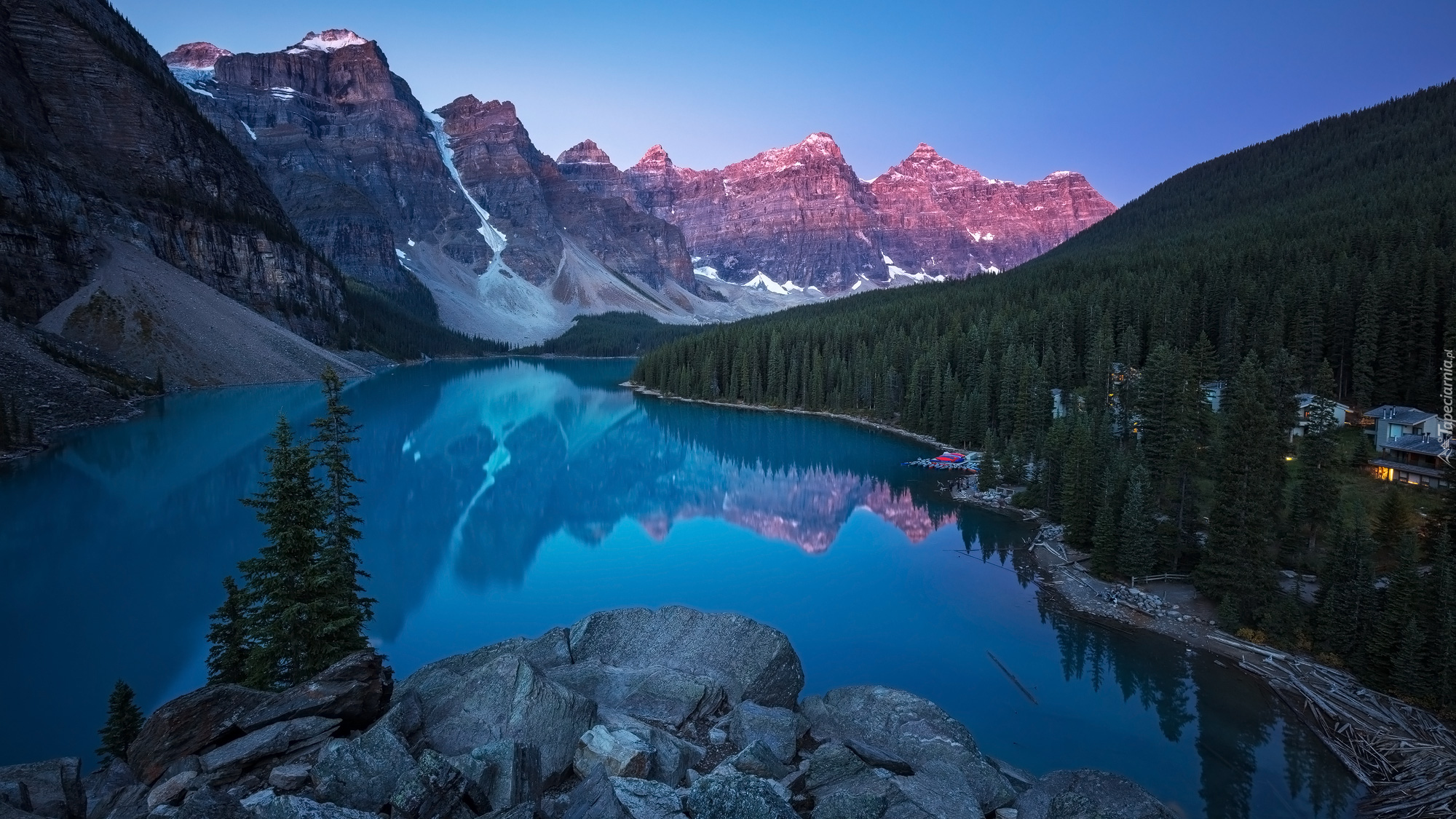 Góry, Canadian Rockies, Drzewa, Skały, Park Narodowy Banff, Jezioro Moraine, Alberta, Kanada