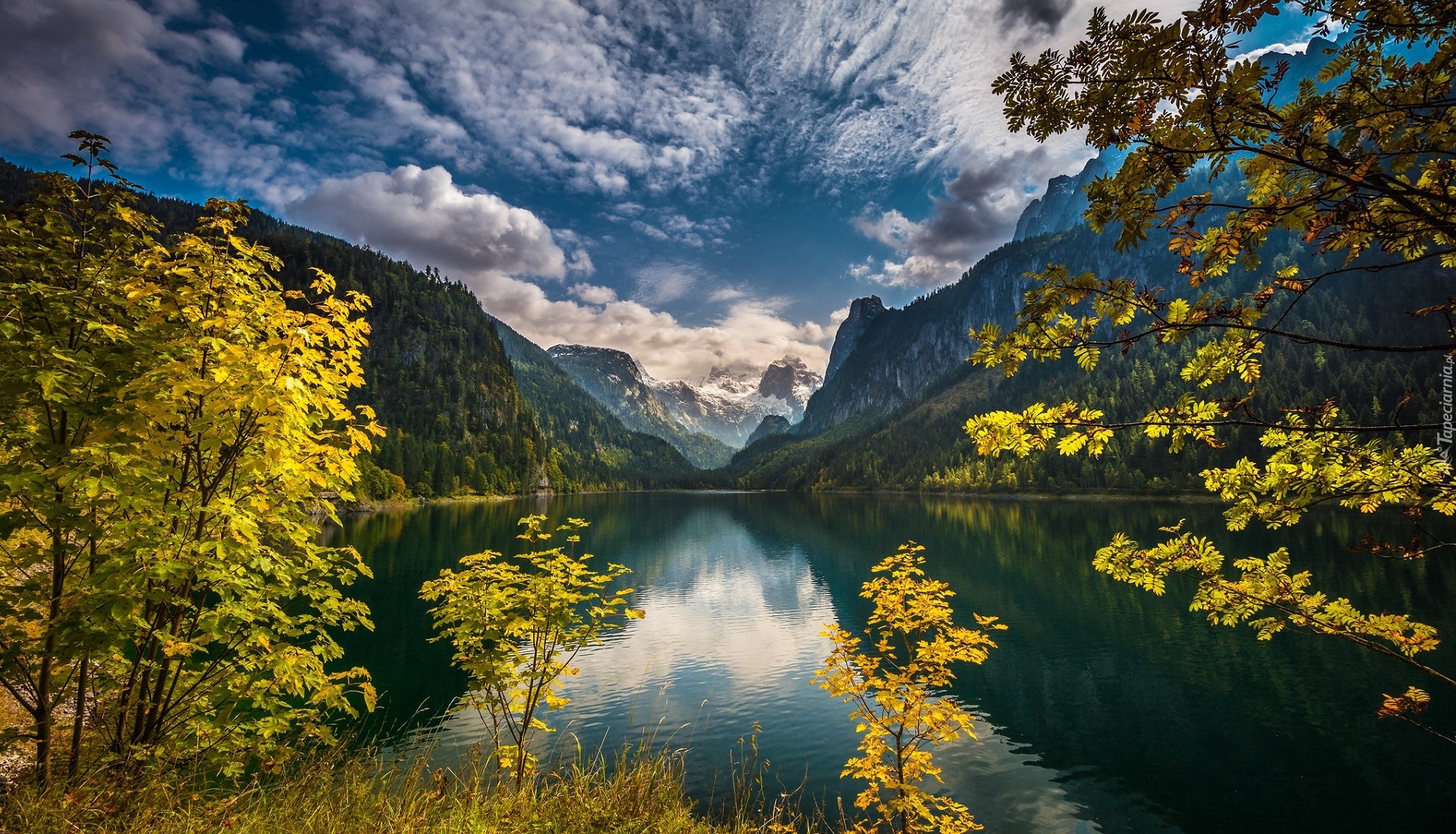 Góry Dachstein, Jezioro Gosauseen, Chmury, Lasy, Drzewa, Powiat Gmunden, Gosau, Austria