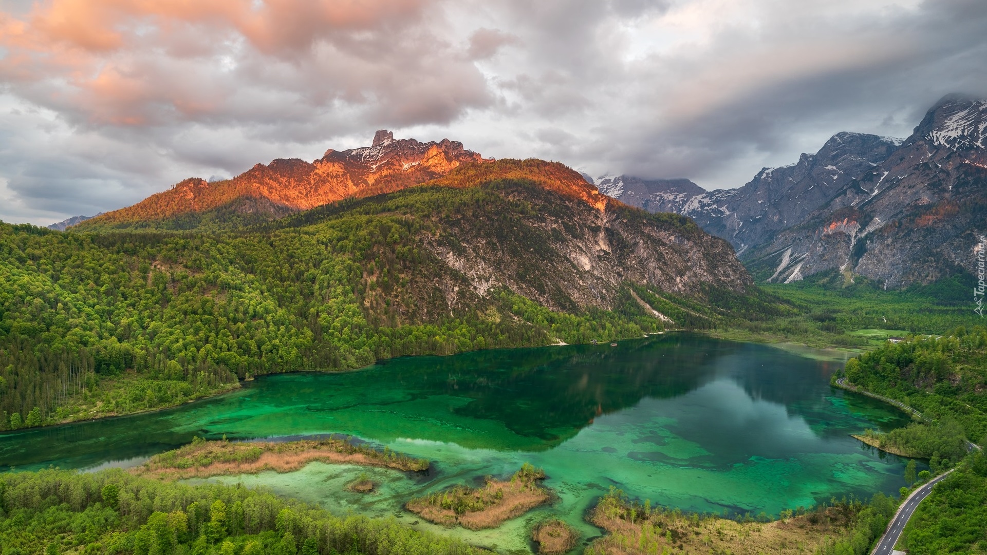Góry, Jezioro Almsee, Las, Drzewa, Chmury, Austria