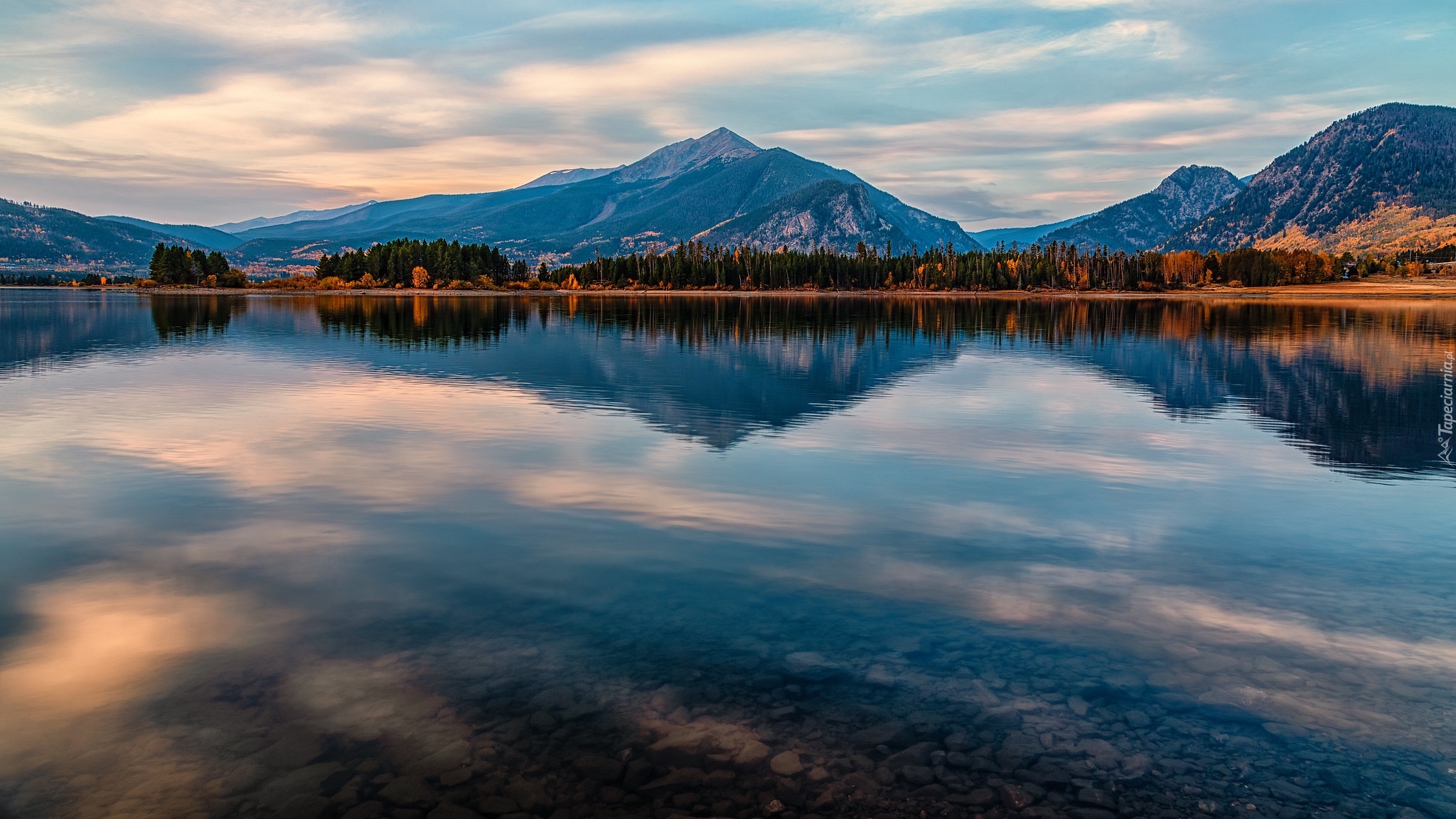 Jezioro, Dillon Lake, Góry, Drzewa, Odbicie, Kolorado, Stany Zjednoczone