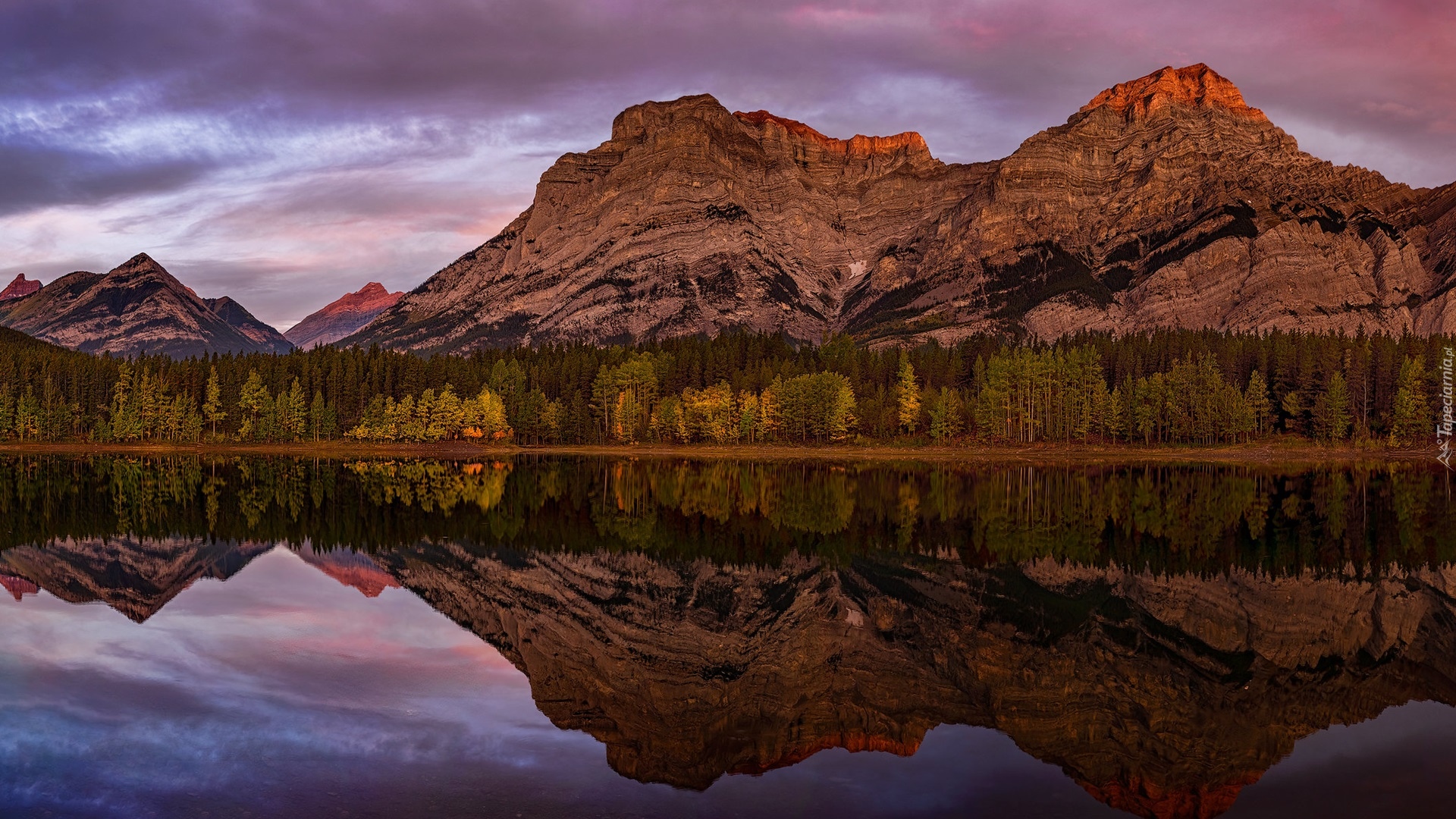 Góry Skaliste, Jezioro, Wedge Pond, Drzewa, Chmury, Odbicie, Prowincja Alberta, Kanada