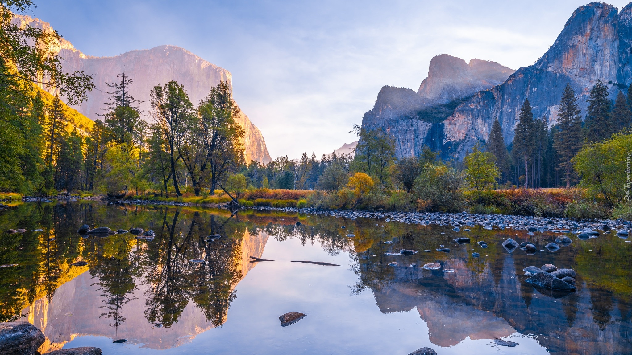 Park Narodowy Yosemite, Góry Sierra Nevada, Rzeka, Merced River, 
Drzewa, Kamienie, Stany Zjednoczone, Kalifornia
