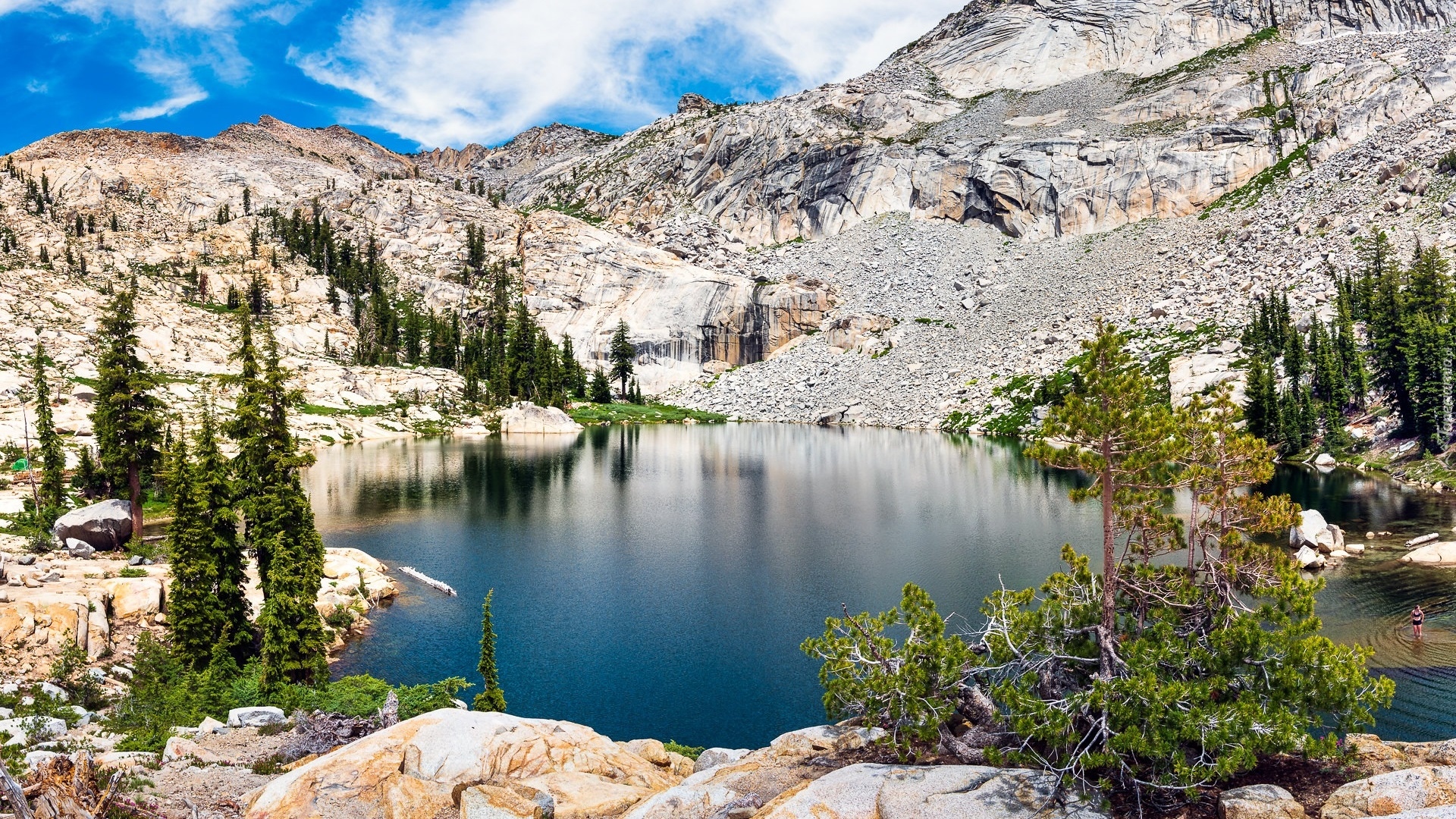 Góry, Sierra Nevada Mountains, Jezioro, Lyons Lake, Drzewa, Sosny, Kalifornia, Stany Zjednoczone