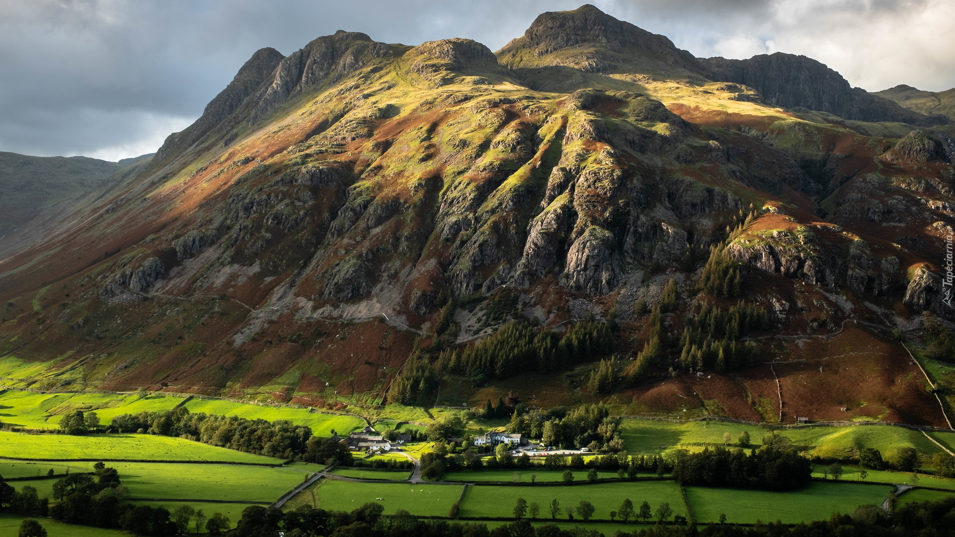 Góry, Dolina, Great Langdale, Park Narodowy Lake District, Anglia