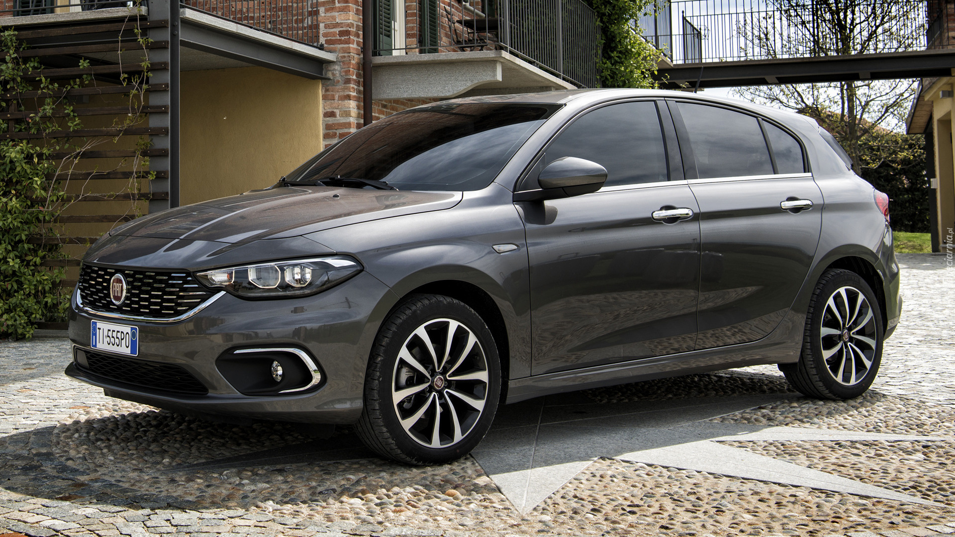 Grafitowy, Fiat Tipo