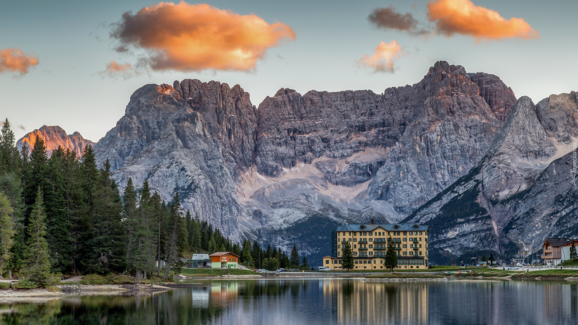 Góry, Dolomity, Jezioro, Misurina Lake, Drzewa, Grand Hotel Misurina, Domy, Cortina dAmpezzo, Włochy