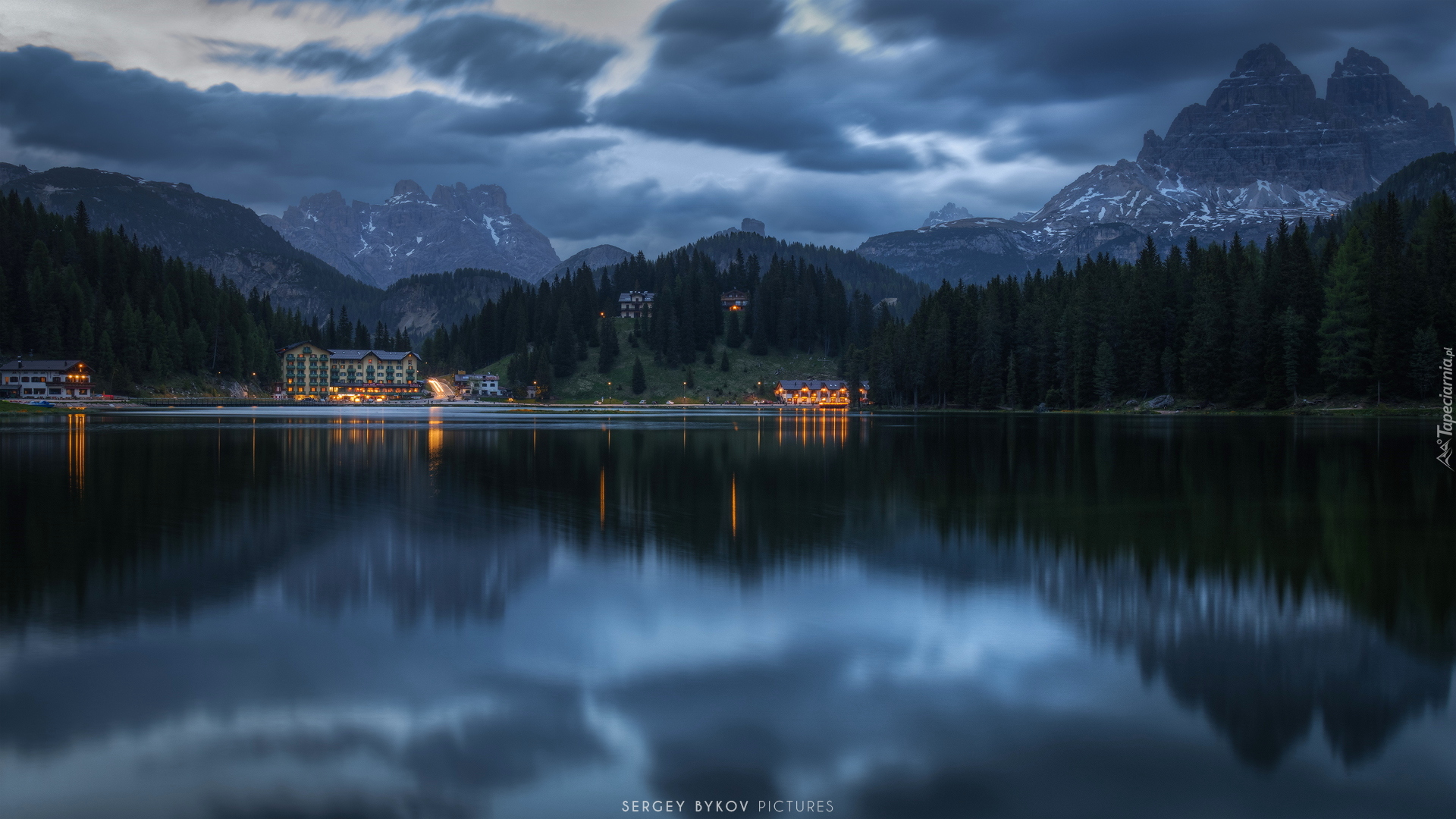 Góry, Dolomity, Jezioro, Misurina Lake, Hotel, Grand Hotel Misurina, Domy, Cortina dAmpezzo, Region Cadore, Włochy