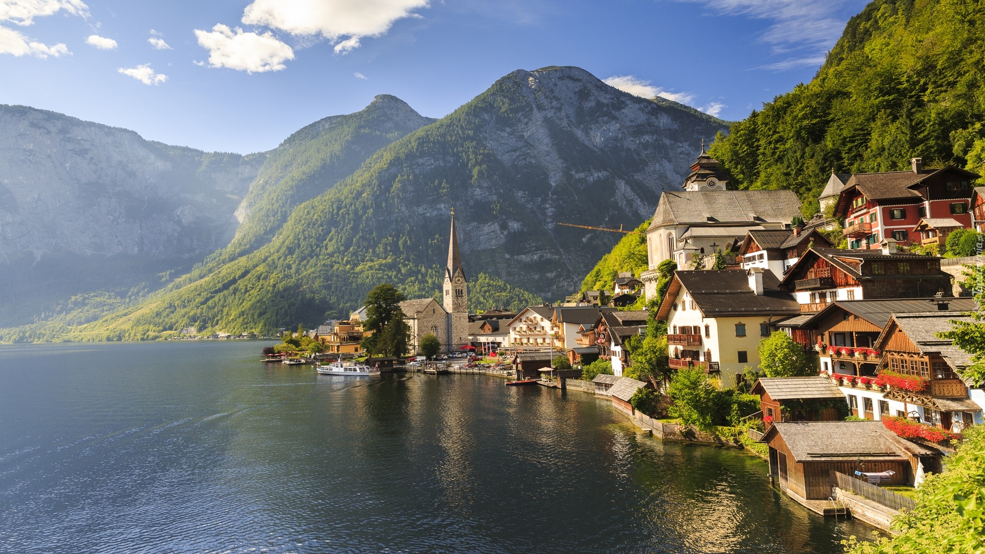 Austria, Hallstatt, Góry Alpy Salzburskie, Jezioro Hallstattersee, Domy, Chmury