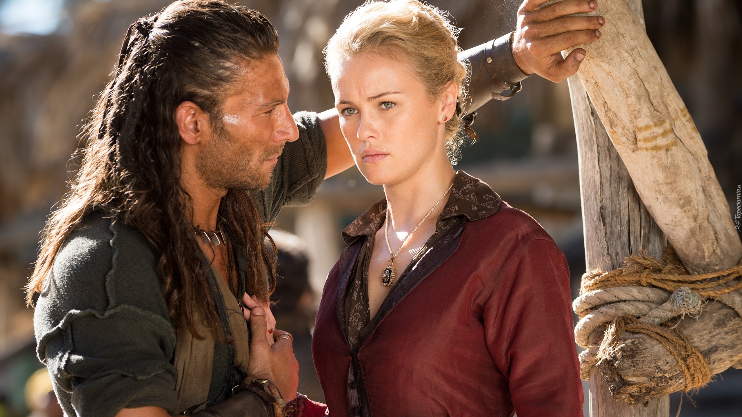 Serial, Black Sails, Piraci, Zach McGowan, Kapitan Charles Vane, Hannah New, Eleanor Guthrie