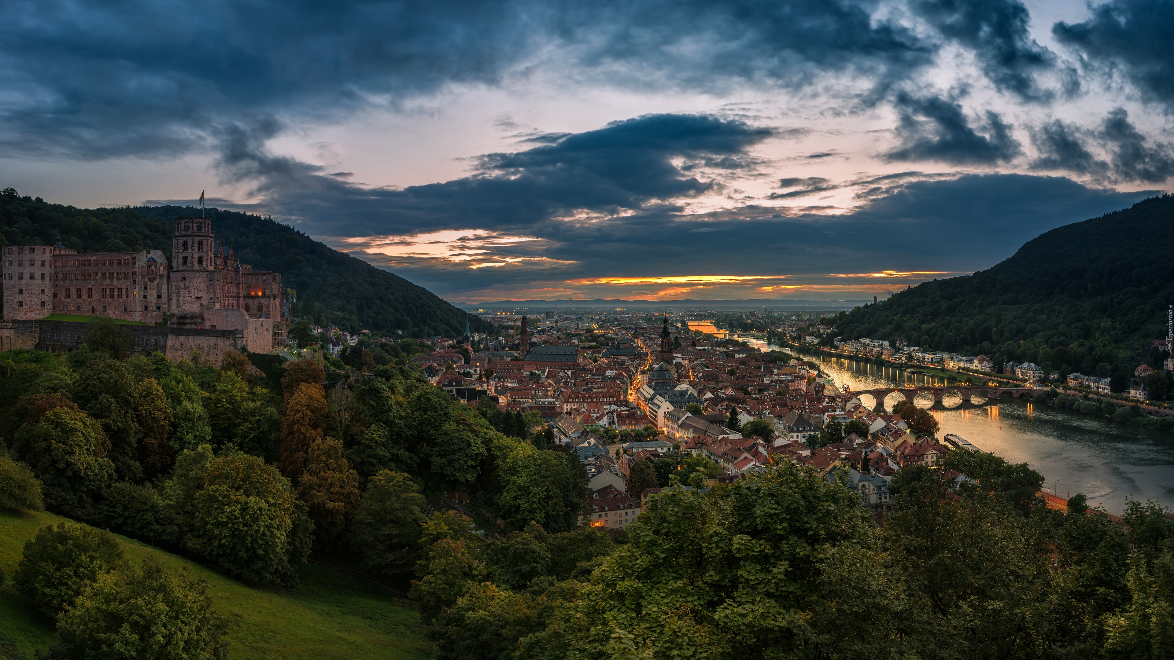 Niemcy, Heidelberg, Góry, Rzeka Neckar, Most, Wzgórze, Ruiny, Zamku, Drzewa, Domy, Chmury