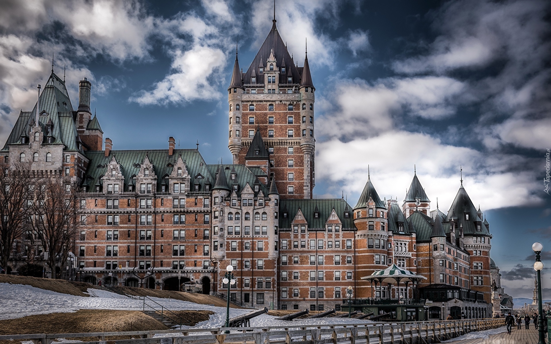 Kanada, Quebec, Zamek, Hotel, Chateau Frontenac, Zima, Niebo, Chmury