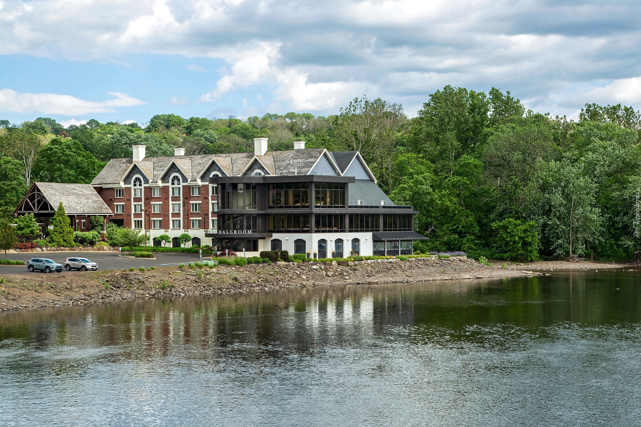 Hotel, Lambertville Station Restaurant, Restauracja, Drzewa, Rzeka, Delaware River, Stan Nowy Jork, Stany Zjednoczone