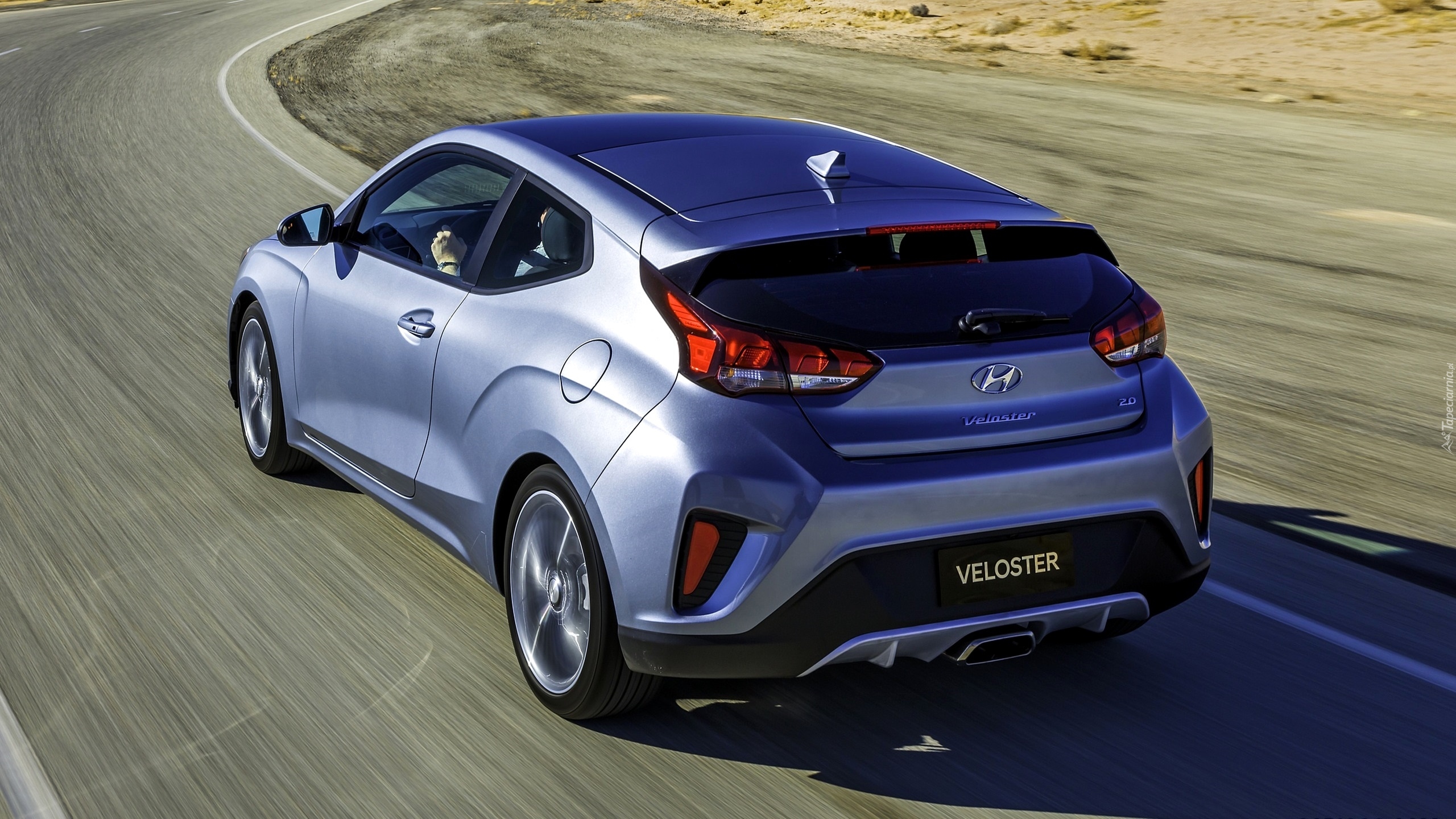 Hyundai Veloster, 2019, Droga