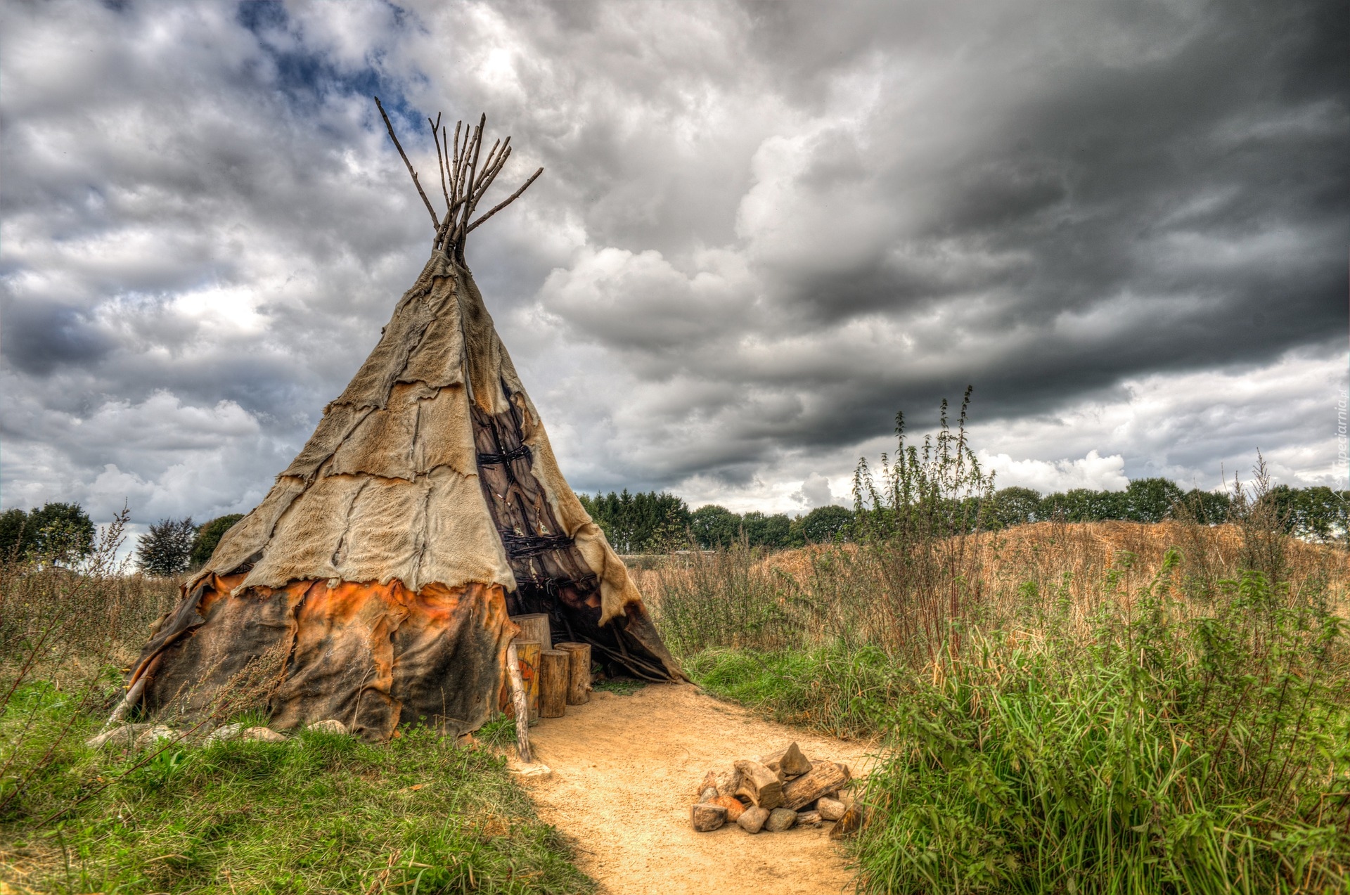 Szałas, Namiot, Tipi, Łąka, Trawy, Chmury