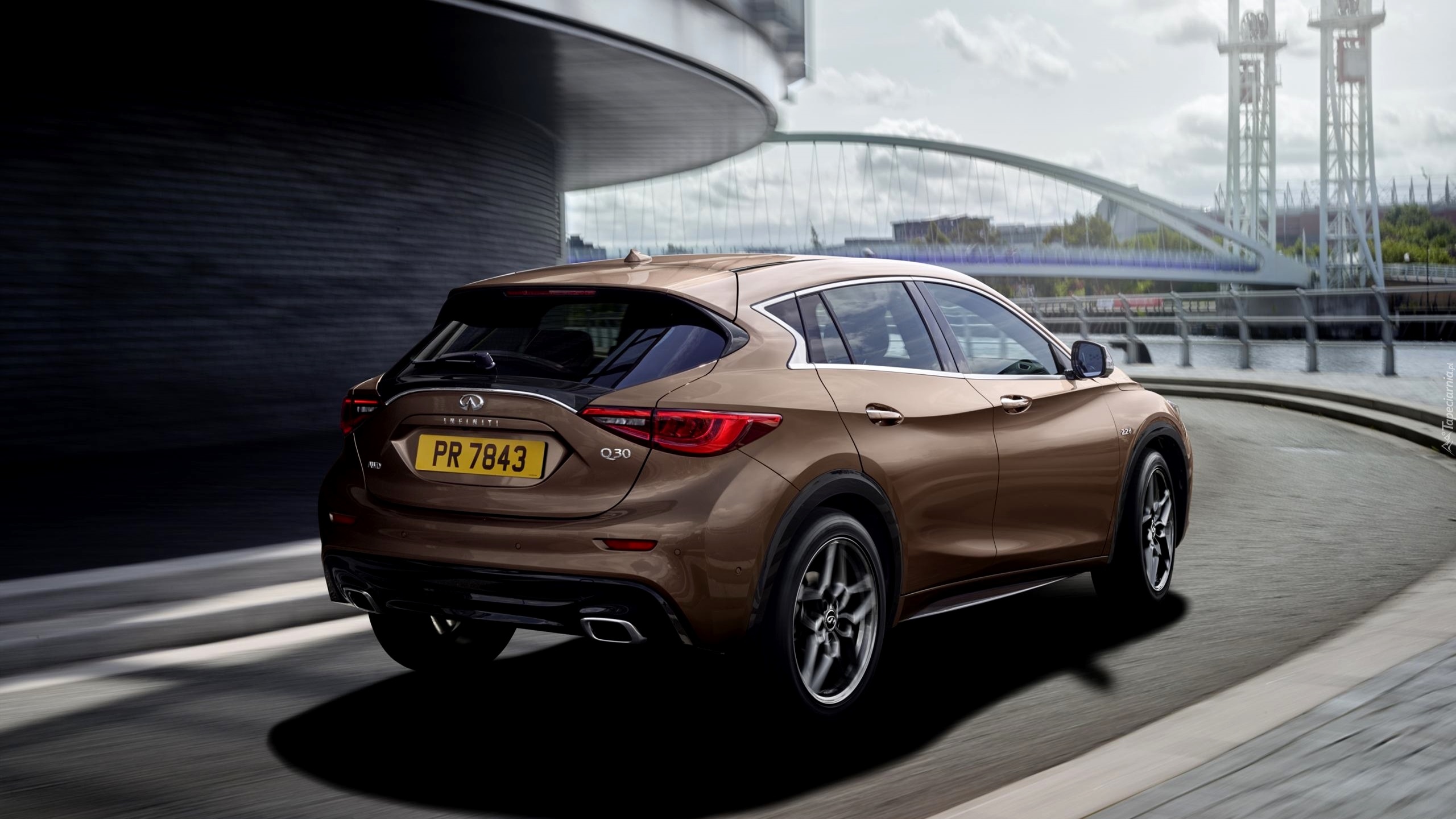 Infiniti Q30, 2017, Droga