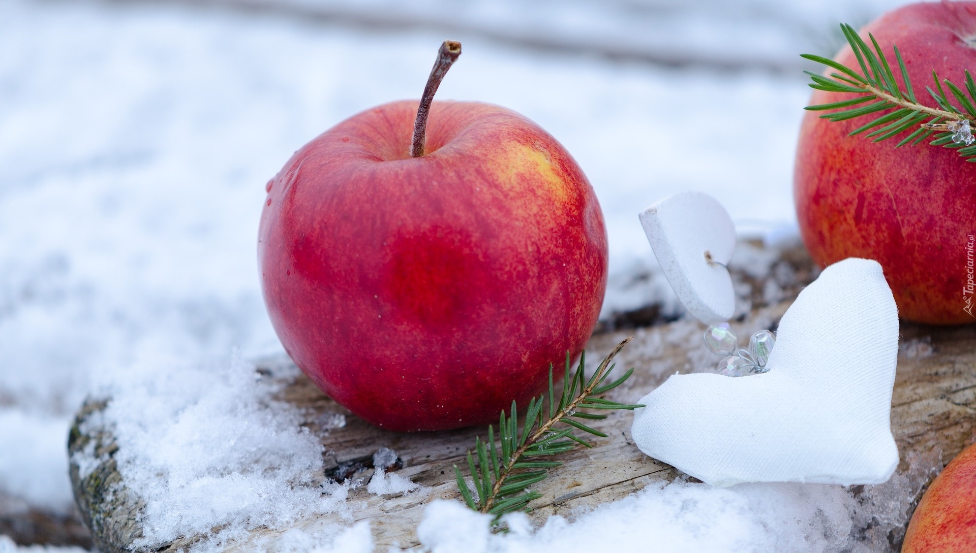 Jabłka, Serca, Śnieg