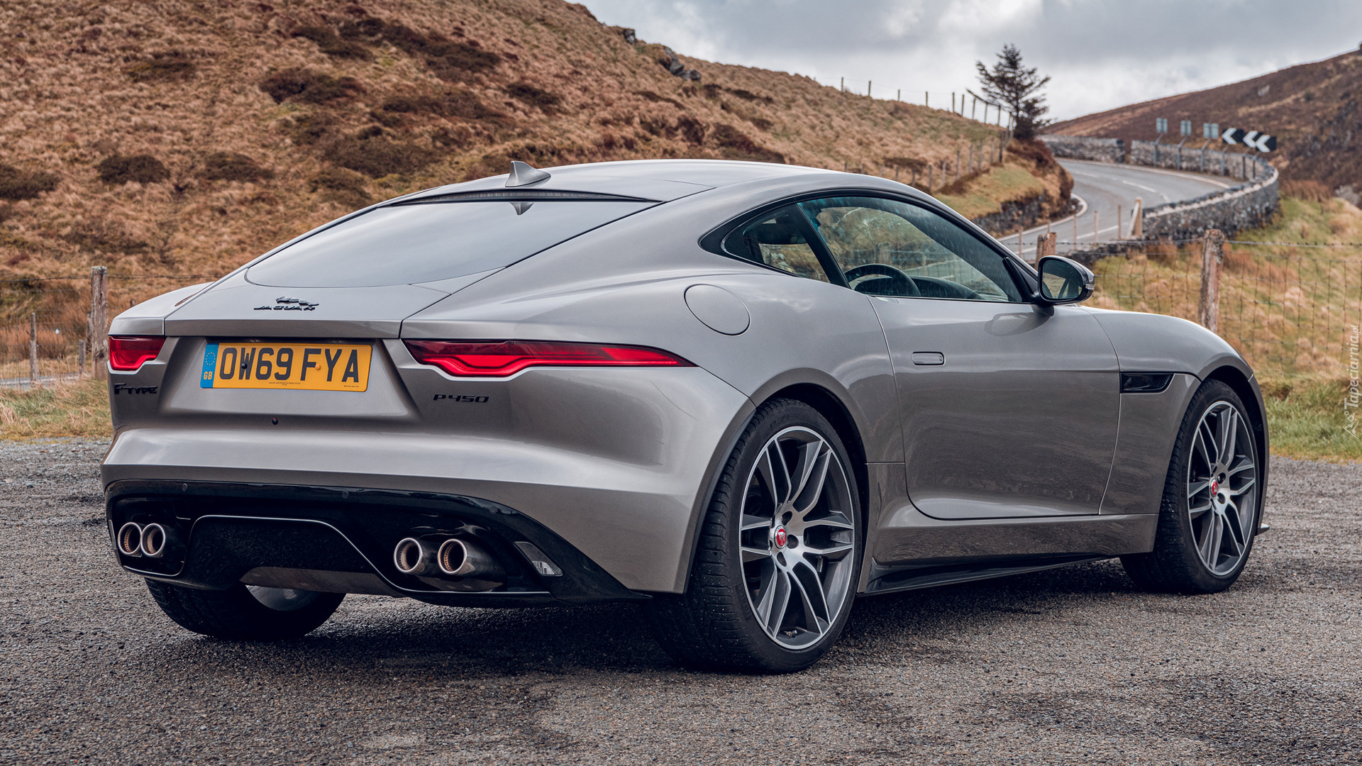 Jaguar F-Type Coupe, Tył