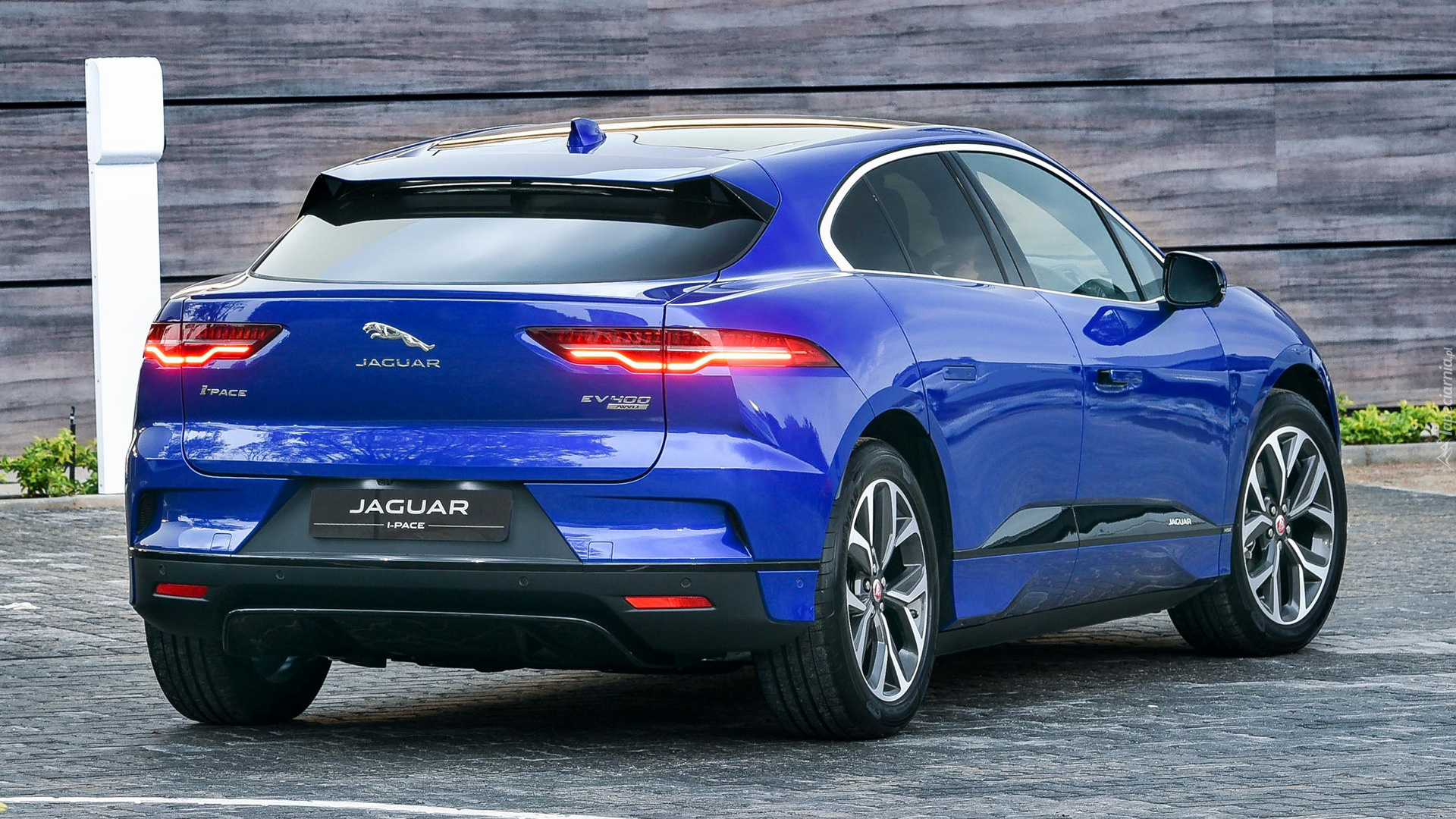 Jaguar I-Pace, Tył