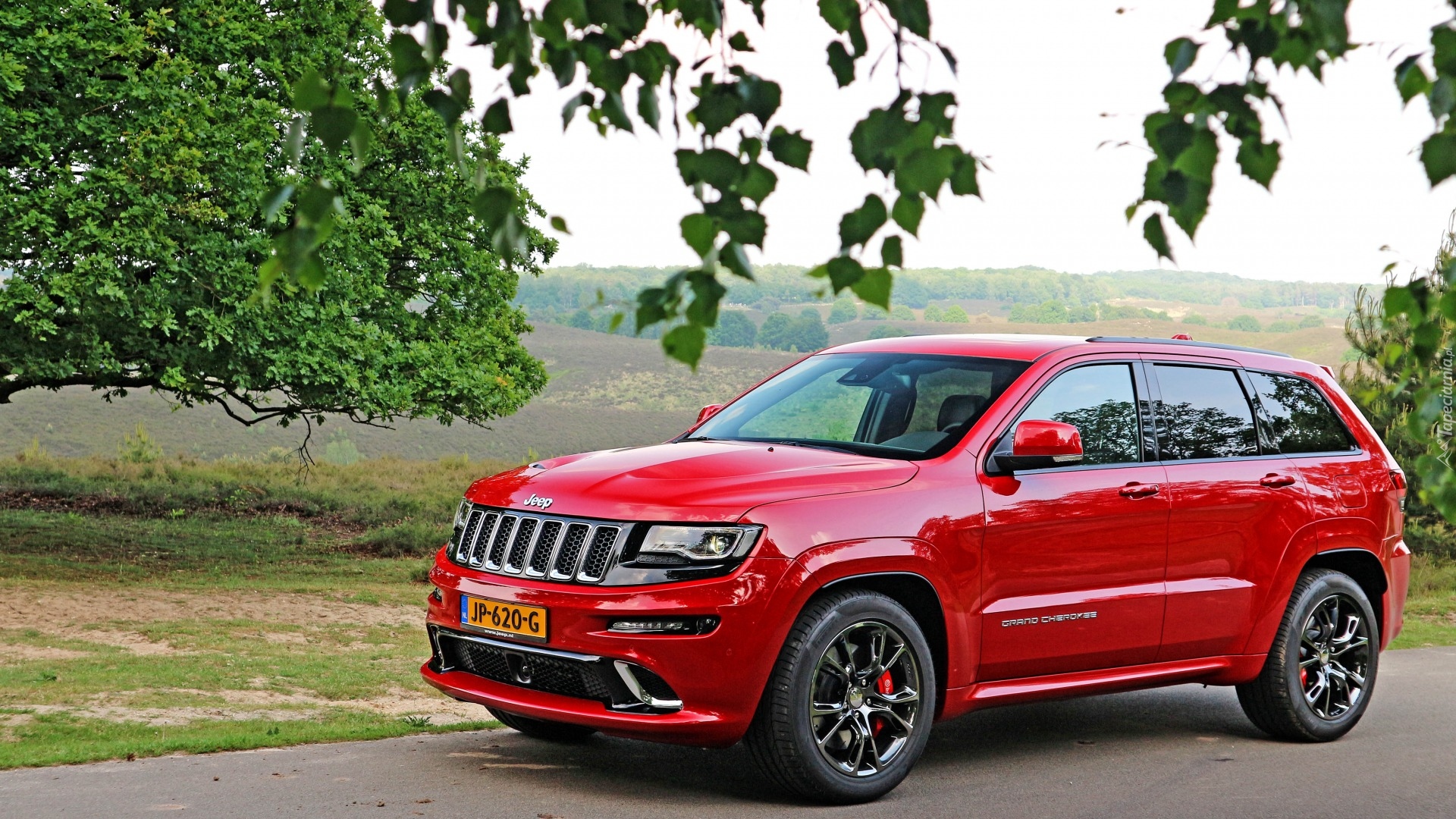 Czerwony, Jeep Grand Cherokee SRT8, Bok