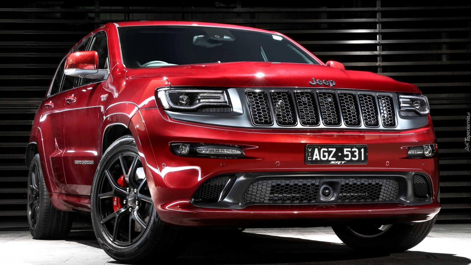 Czerwony, Jeep Grand Cherokee SRT8