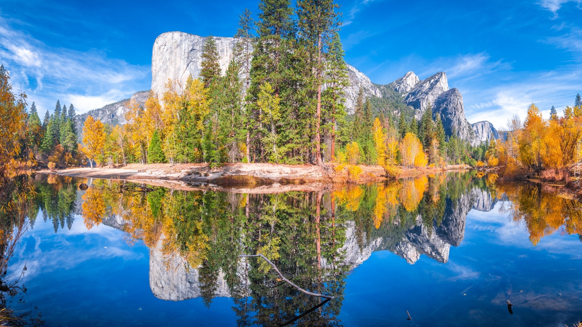 Stany Zjednoczone, Kalifornia, Park Narodowy Yosemite, Jesień, Rzeka Merced, Drzewa, Góry, Skały