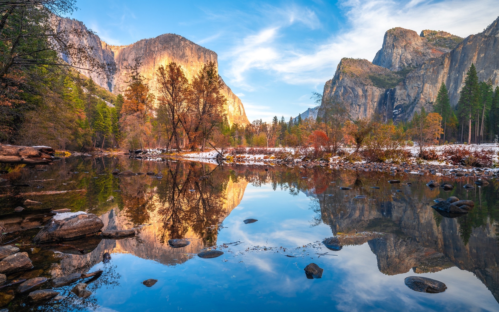 Park Narodowy Yosemite, Góra El Capitan, Jesień, Drzewa, Odbicie, Rzeka, Merced River, Śnieg, Stan Kalifornia, Stany Zjednoczone