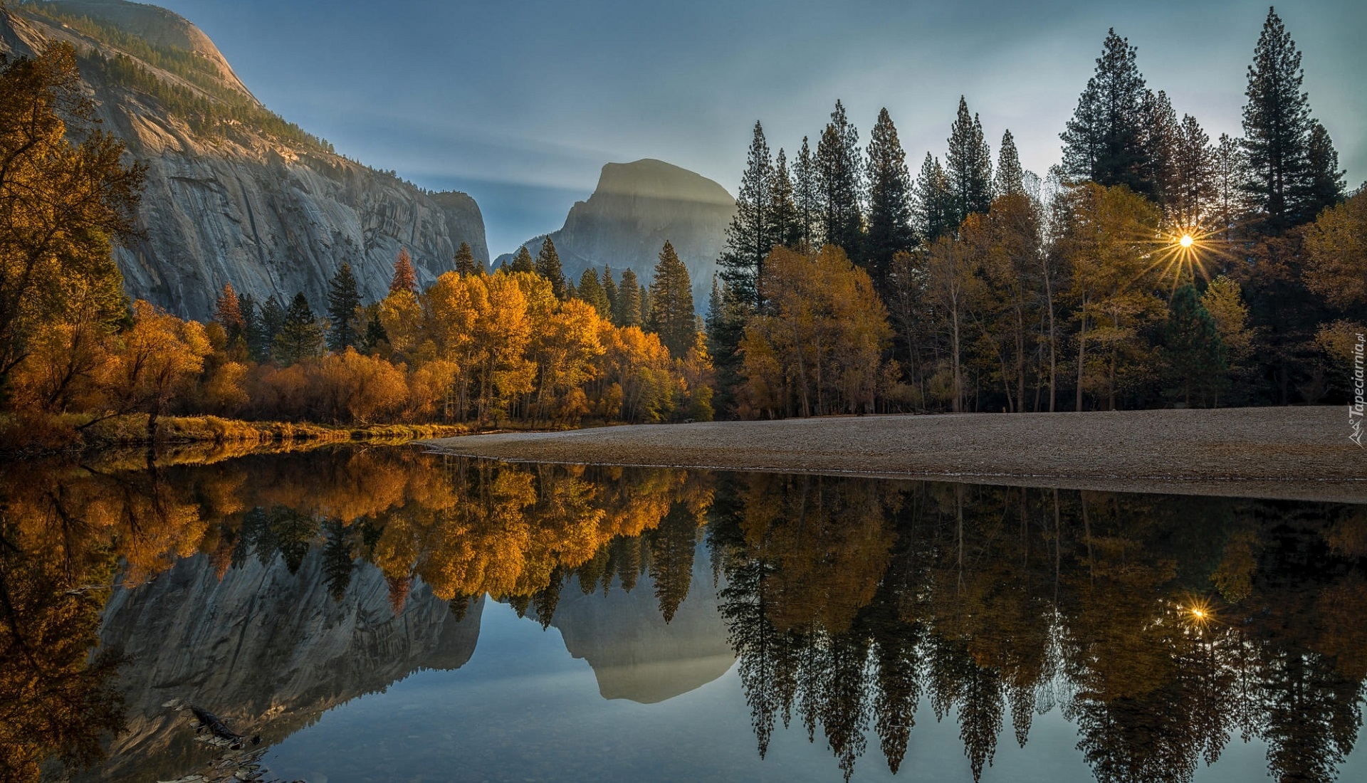 Stany Zjednoczone, Kalifornia, Park Narodowy Yosemite, Góry Sierra Nevada, Rzeka Merced, Kamienie, Drzewa, Promienie słońca