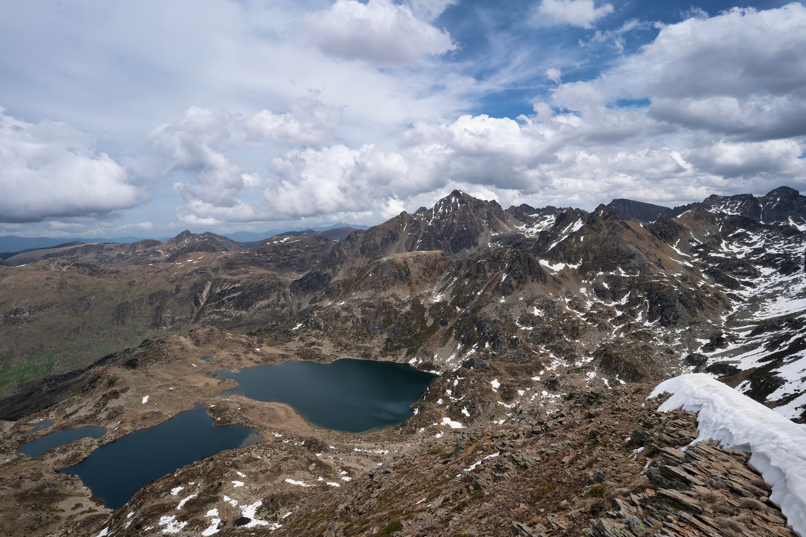 Francja, Dolina Aston, Jeziora, Etangs de Fontargente, Góry, Pireneje, Śnieg, Niebo