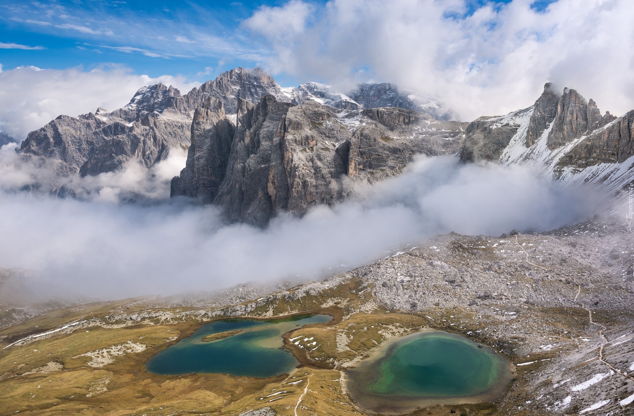 Włochy, Prowincja Bolzano, Dolomity, Jeziora Laghi dei Piani, Góry, Mgła