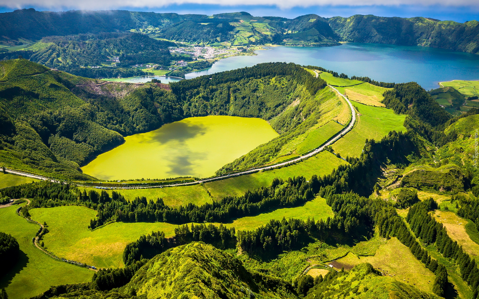 Jeziora, Lagoa de Santiago, Góry, Wzgórza, Drzewa, Gmina Ponta Delgada, Wyspa Sao Miguel, Azory, Portugalia