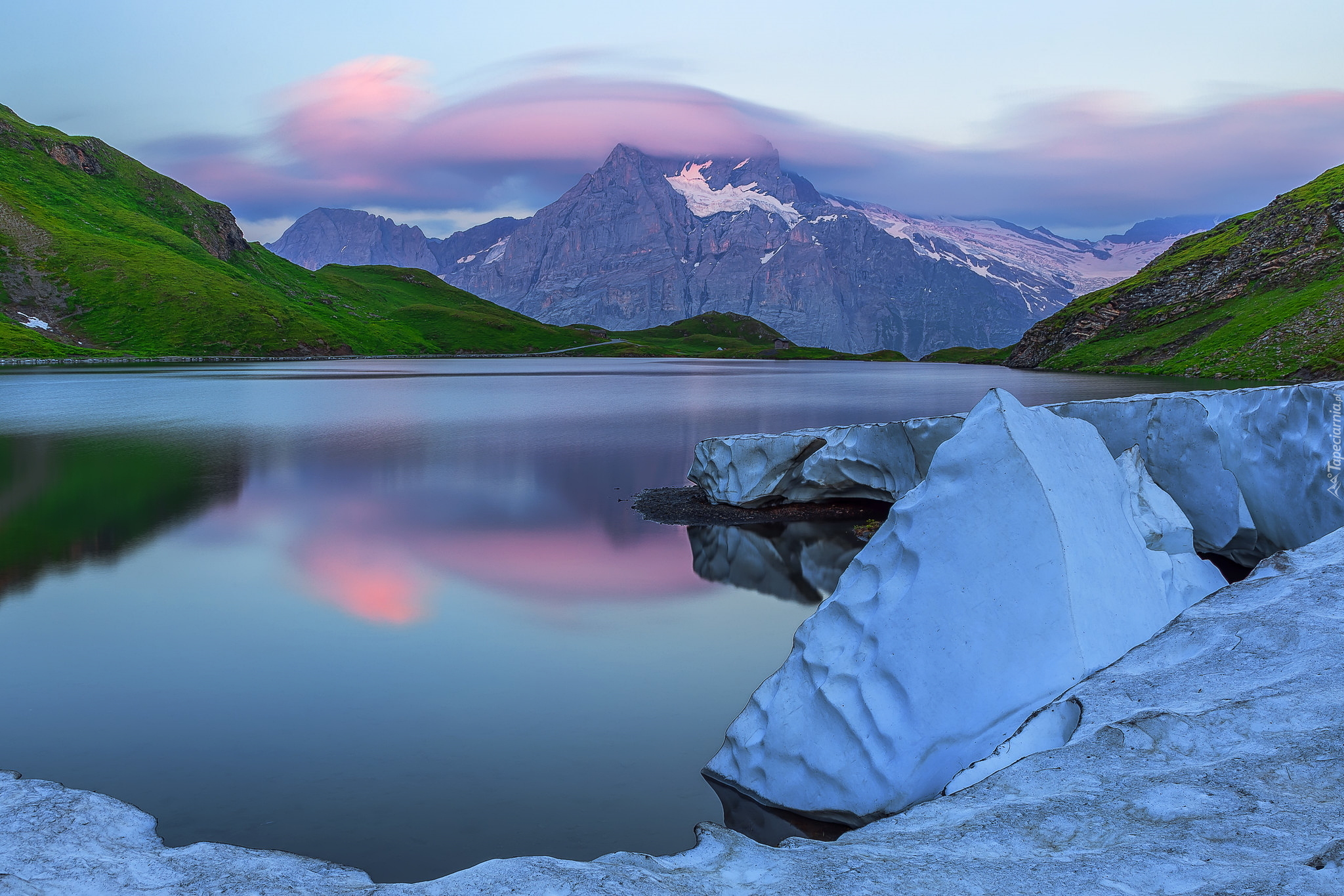 Jezioro Bachsee, Góry, Alpy Berneńskie, Góra Wetterhorn, Zima, Śnieg, Kanton Berno, Szwajcaria