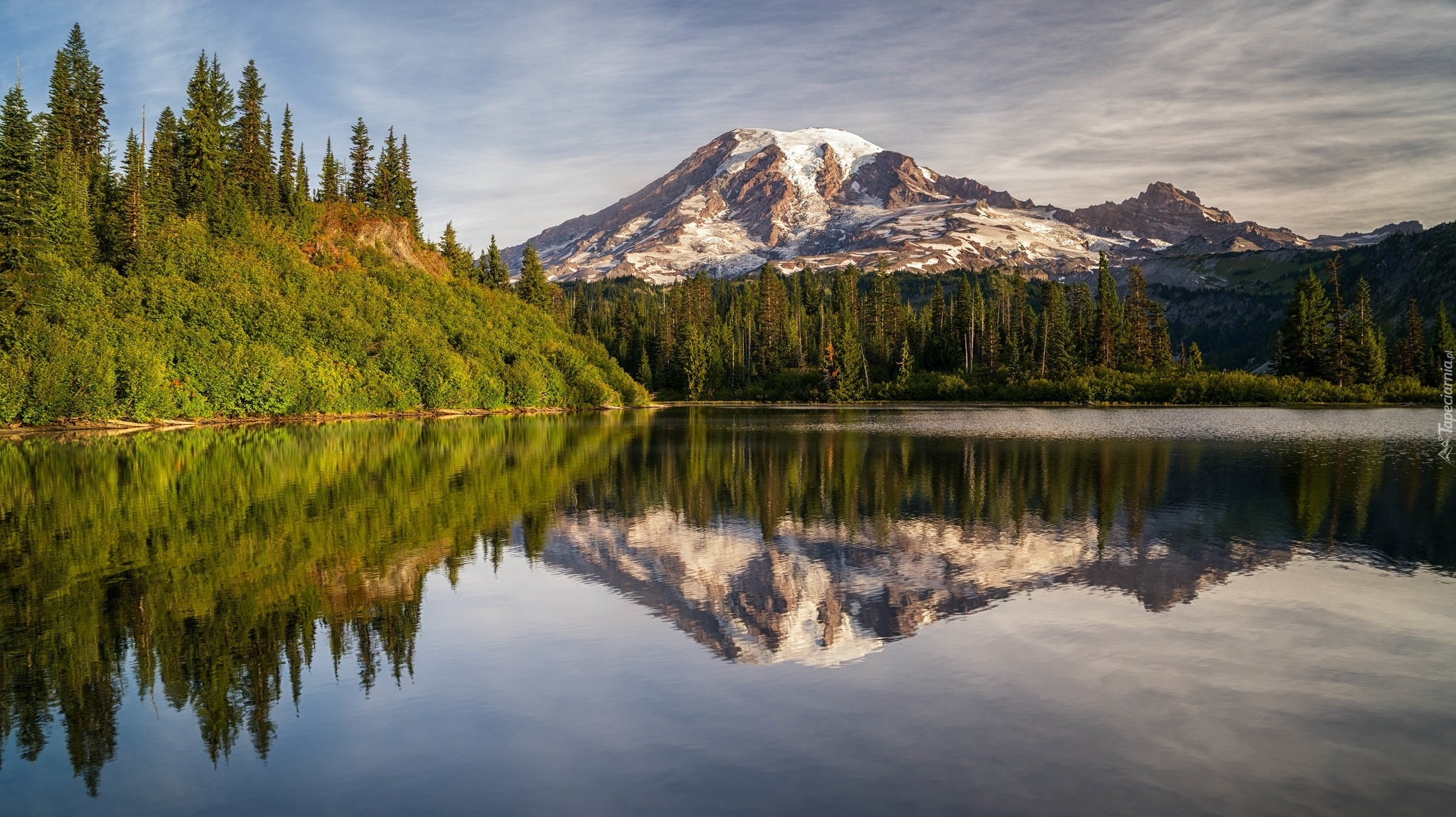 Góry, Jezioro, Bench Lake, Drzewa, Świerki, Odbicie, Park Narodowy Mount Rainier, Stratowulkan, Stan Waszyngton, Stany Zjednoczone