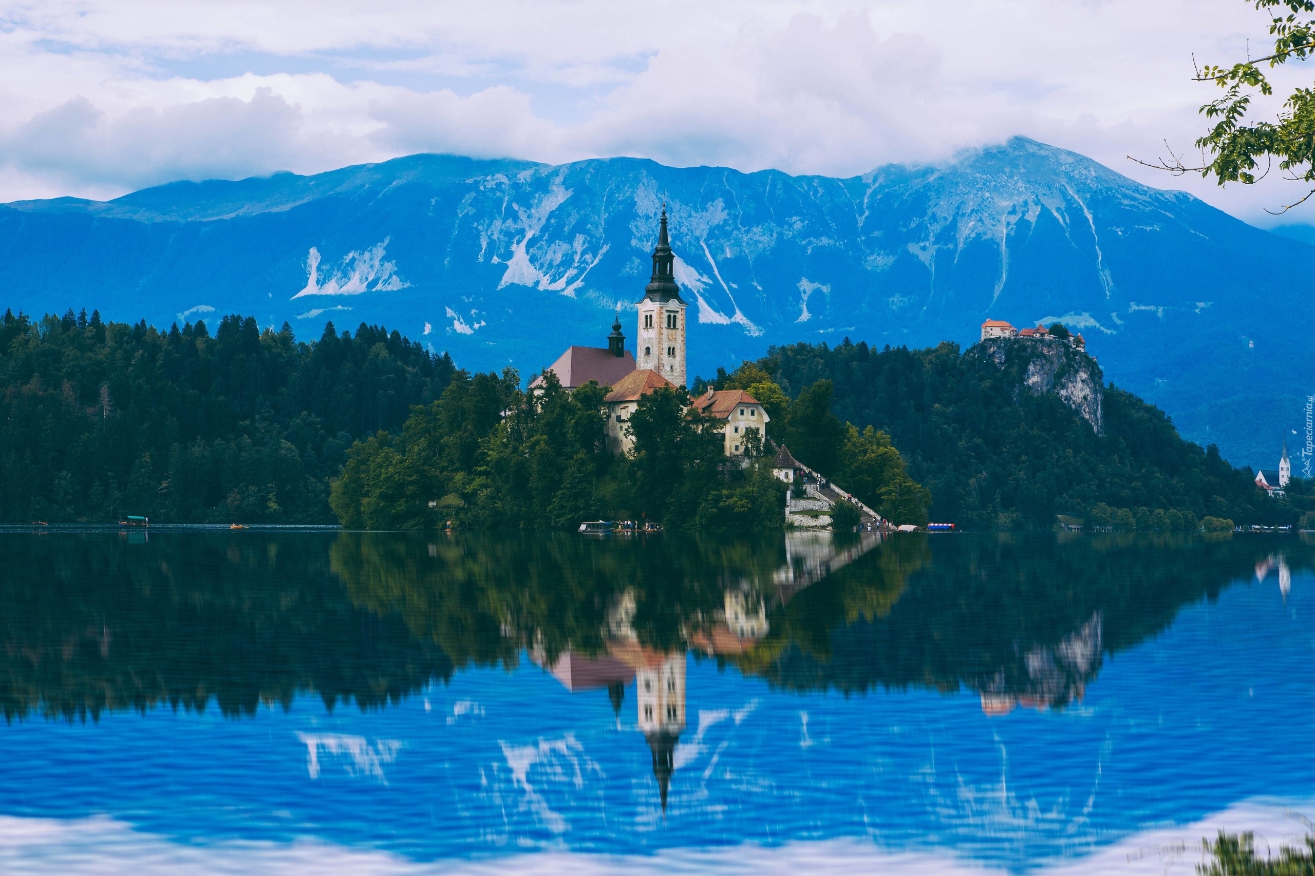 Słowenia, Wyspa Blejski Otok, Jezioro Bled, Kościół Wniebowzięcia Marii Panny, Góry