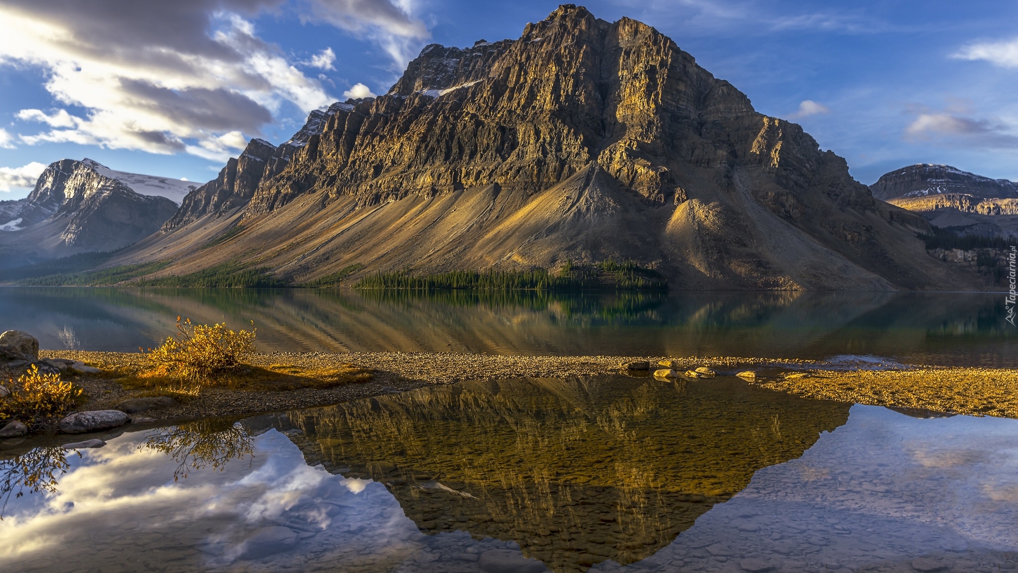 Park Narodowy Banff, Góry, Góra Crowfoot Mountain, Jezioro, Bow Lake, Odbicie, Prowincja Alberta, Kanada