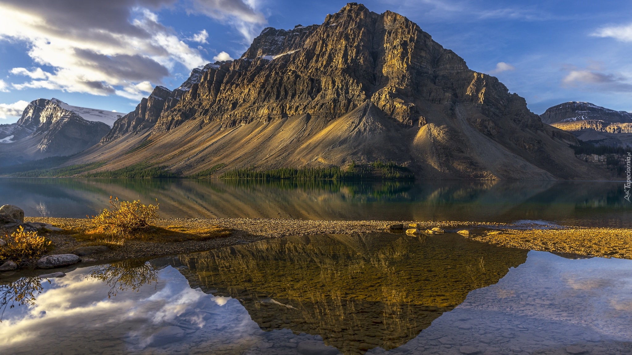 Park Narodowy Banff, Góry, Góra Crowfoot Mountain, Jezioro, Bow Lake, Odbicie, Prowincja Alberta, Kanada