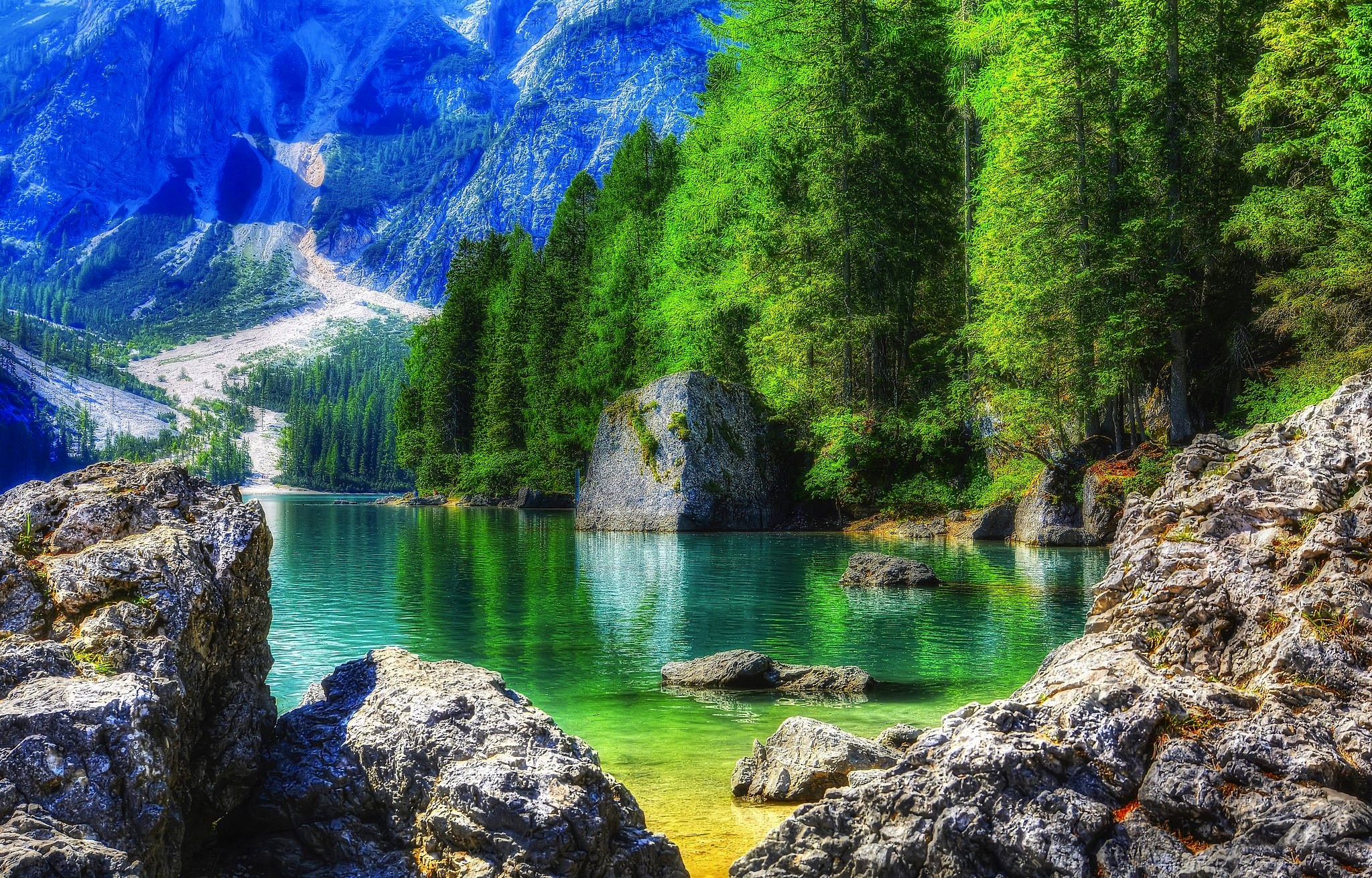 Włochy, Region Trydent-Górna Adyga, Jezioro Braies - Pragser Wildsee, Skały, Jezioro, Góry, Lasy