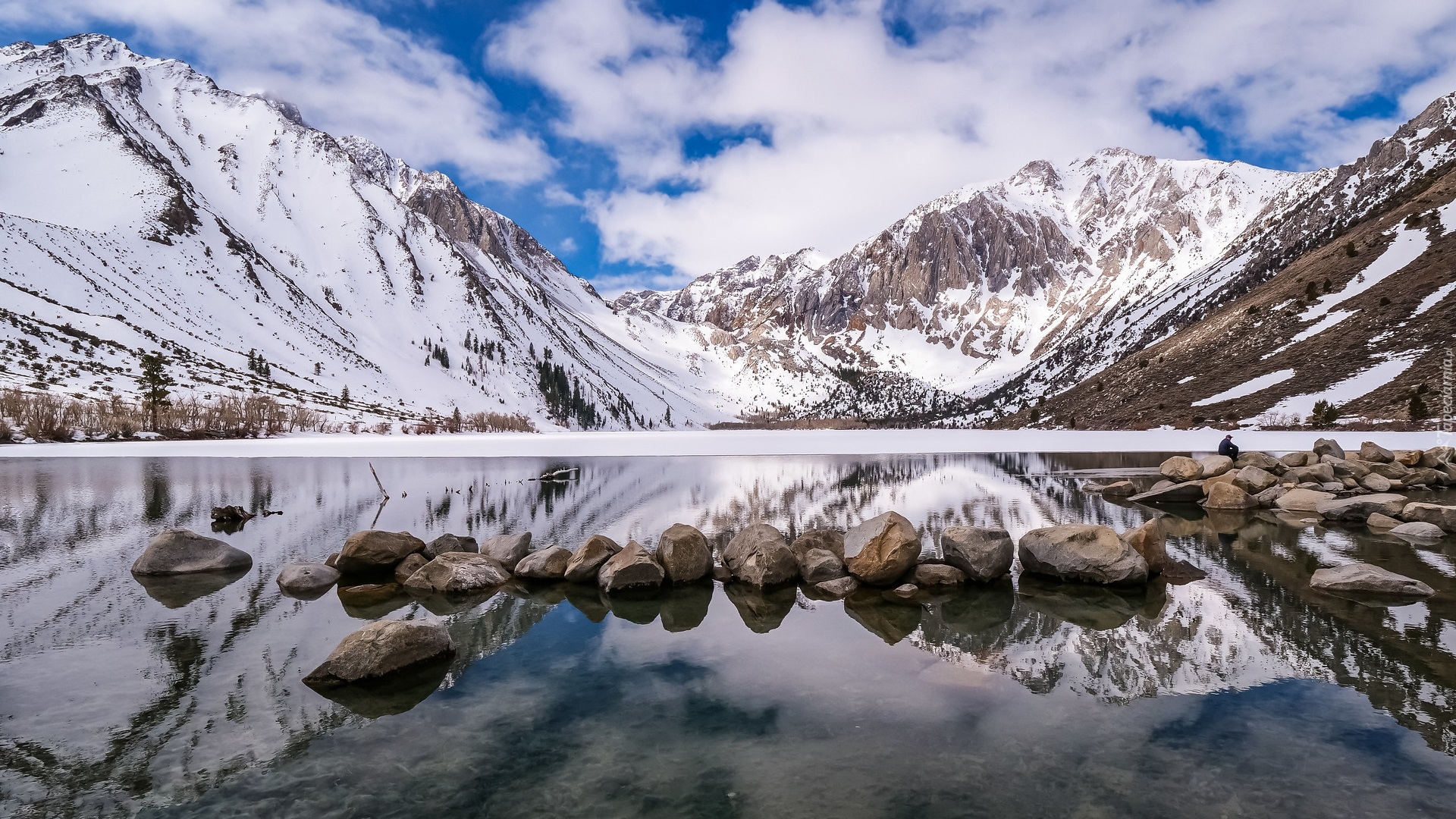 Góry, Sierra Nevada, Jezioro, Convict Lake, Śnieg, Kamienie, Kalifornia, Stany Zjednoczone